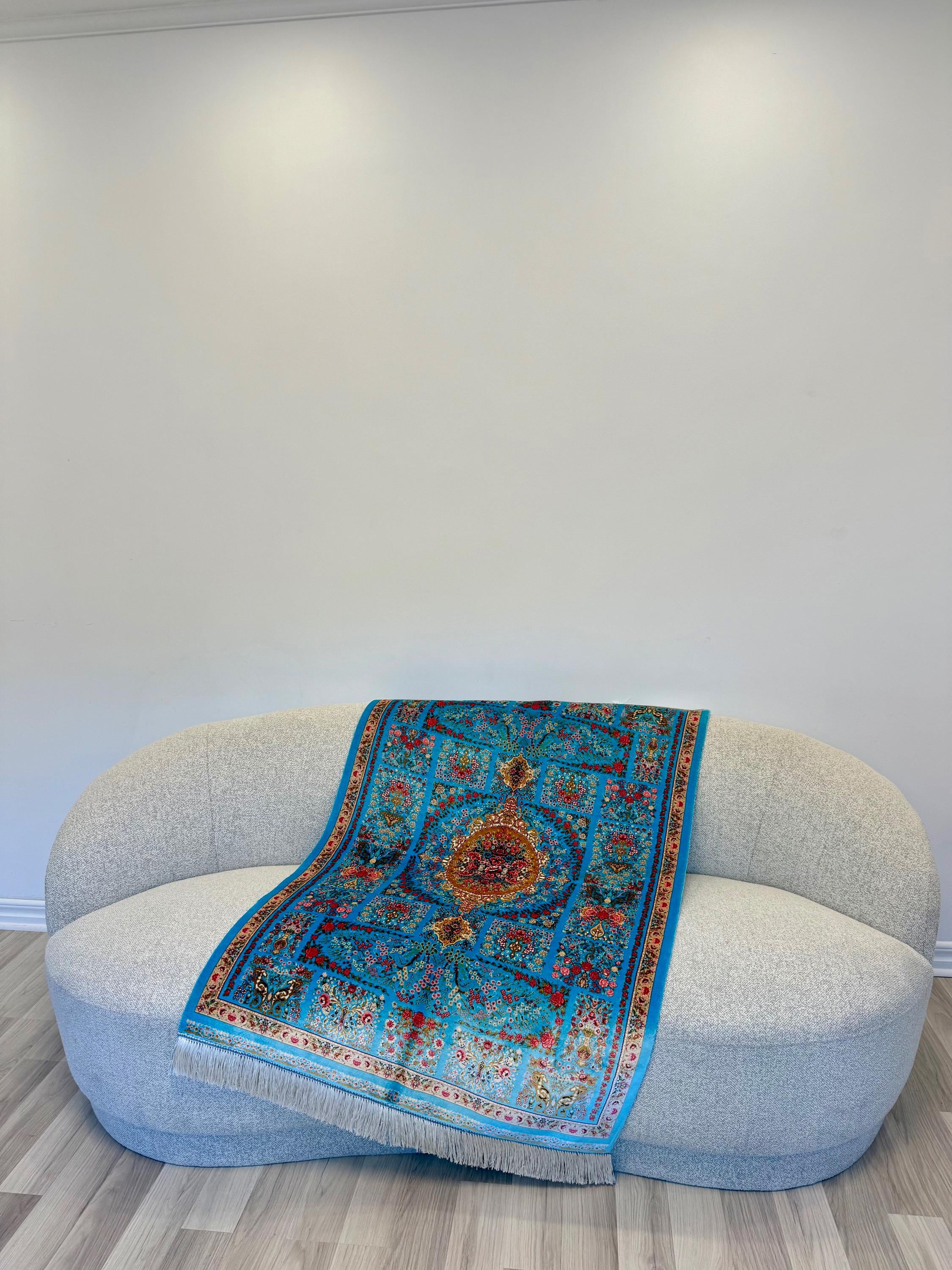 Luxury Persian Bamboo Silk Rug 85x125 cm – Robot-Woven & Hand-Knotted Edges