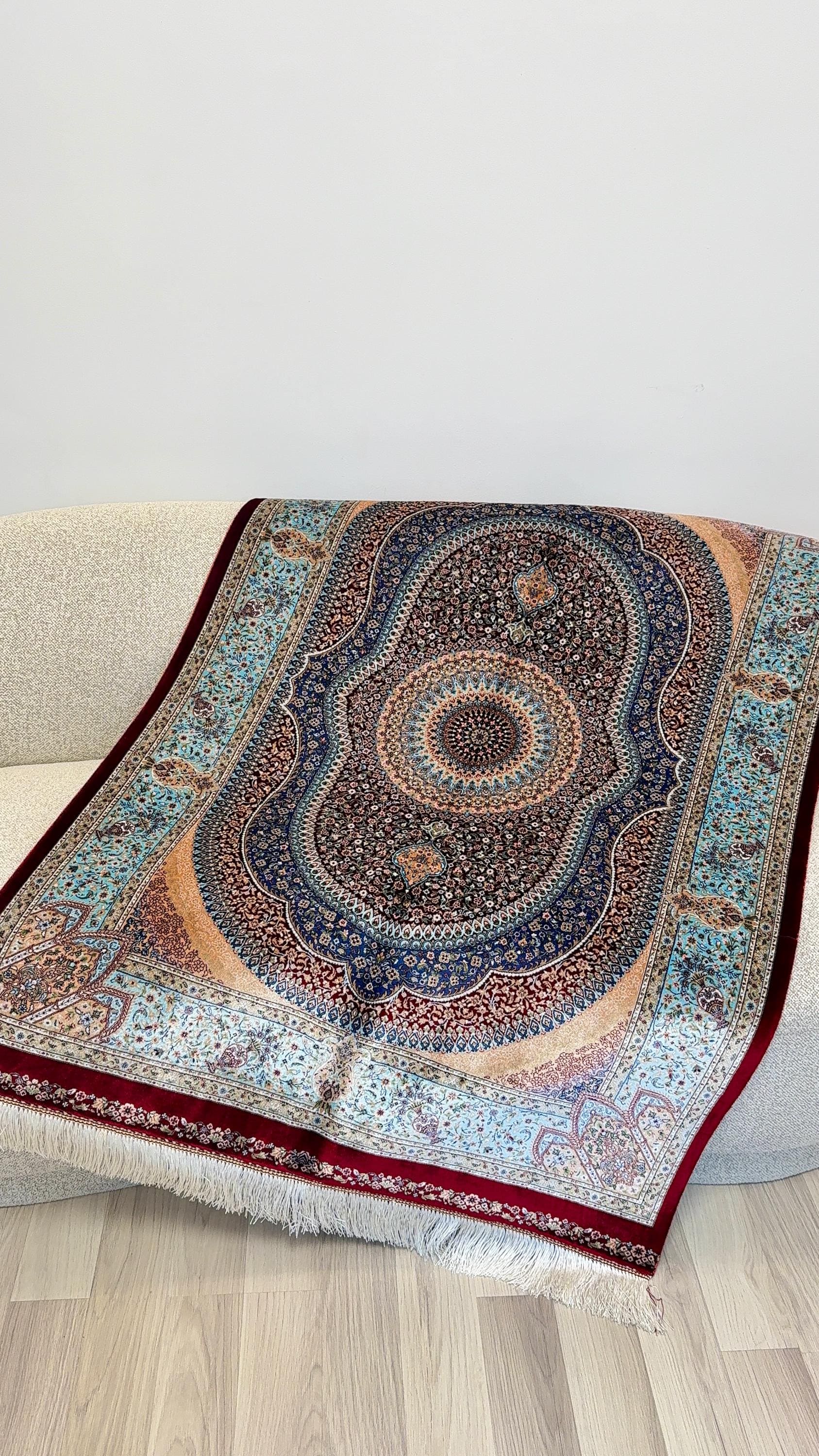 Luxury Persian Bamboo Silk Rug 100x150 cm – Robot-Woven & Hand-Knotted Edges