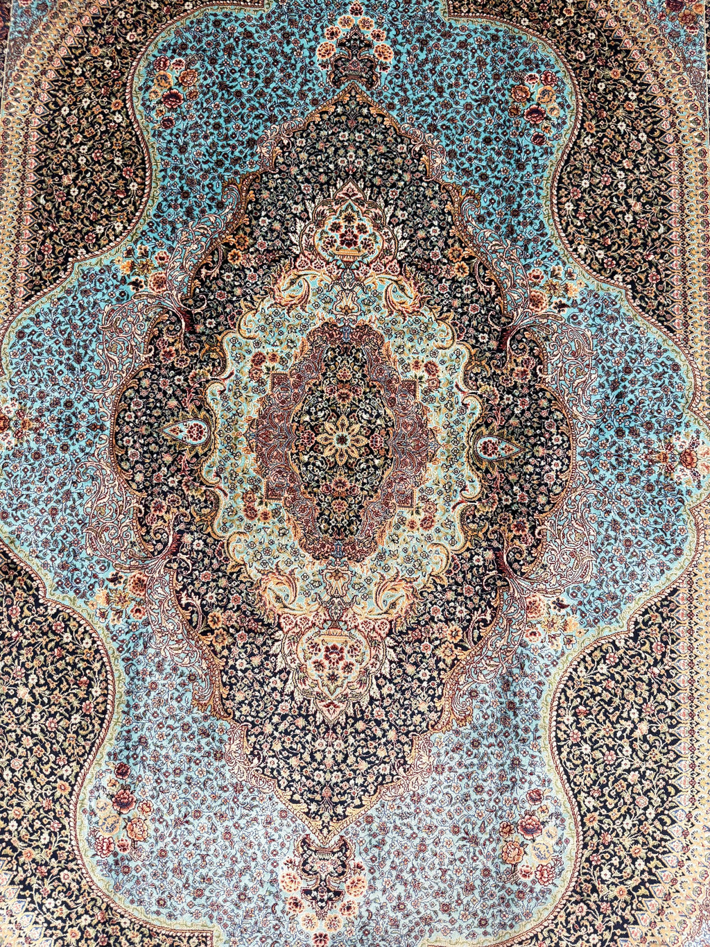 Luxury Persian Bamboo Silk Rug 120x180 cm – Robot-Woven & Hand-Knotted Edges