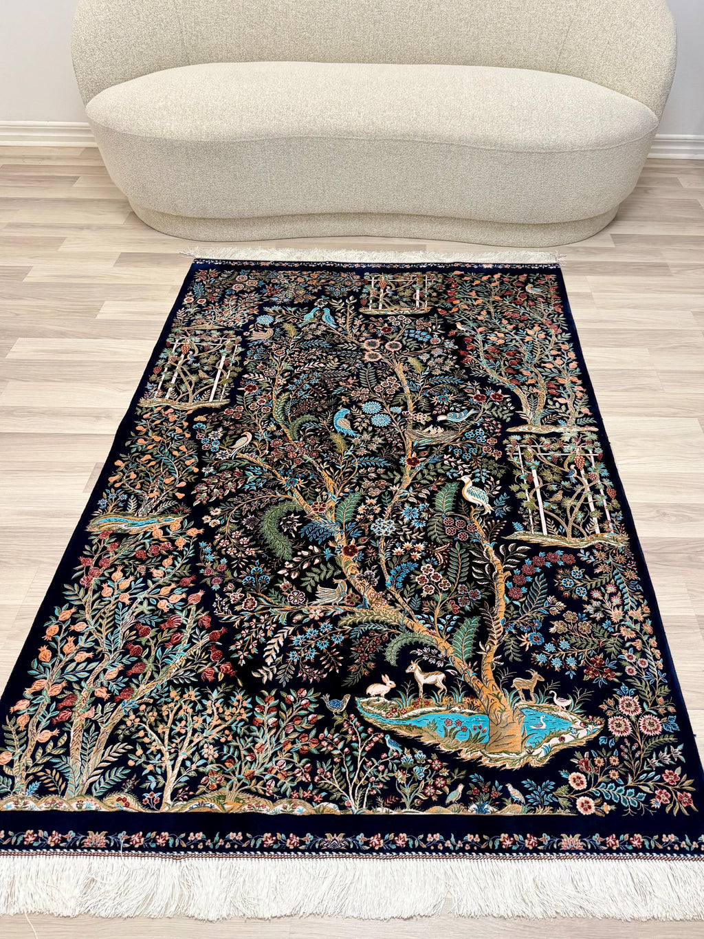 Luxury Persian Bamboo Silk Rug 120x180 cm – Robot-Woven & Hand-Knotted Edges
