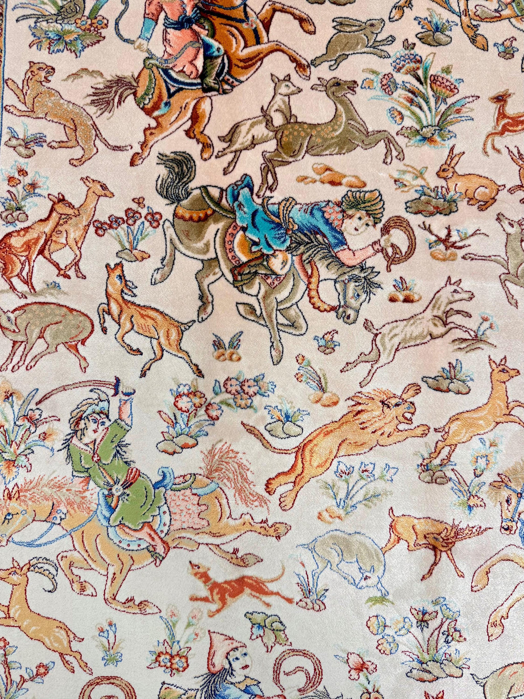 Luxury Persian Bamboo Silk Rug 120x180 cm – Robot-Woven & Hand-Knotted Edges