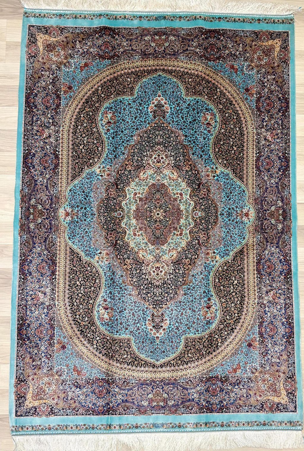 Luxury Persian Bamboo Silk Rug 120x180 cm – Robot-Woven & Hand-Knotted Edges