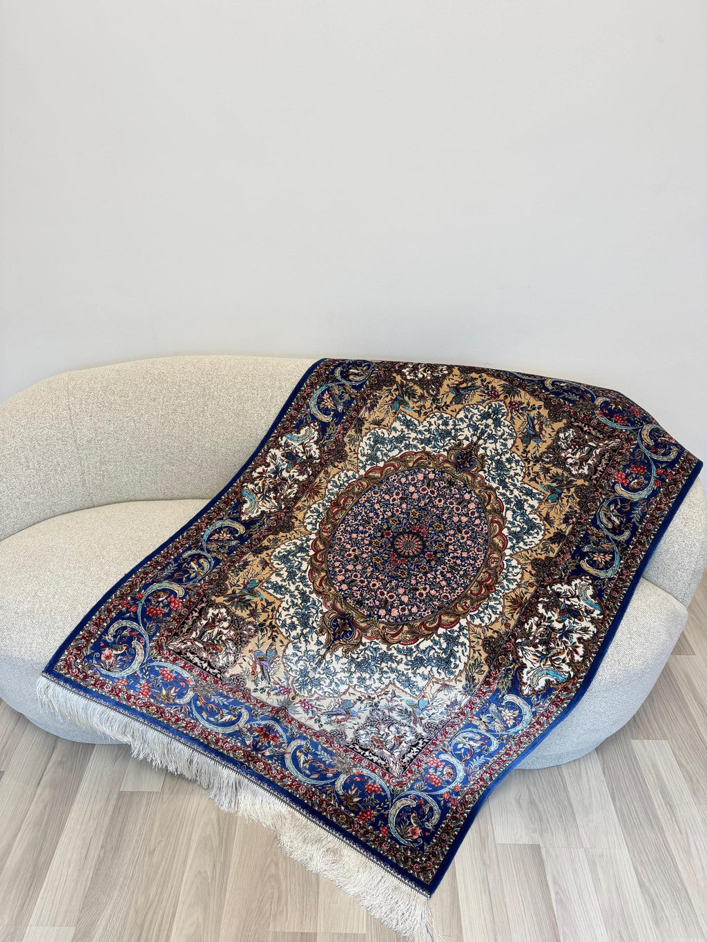 Luxury Persian Bamboo Silk Rug 100x150 cm – Robot-Woven & Hand-Knotted Edges