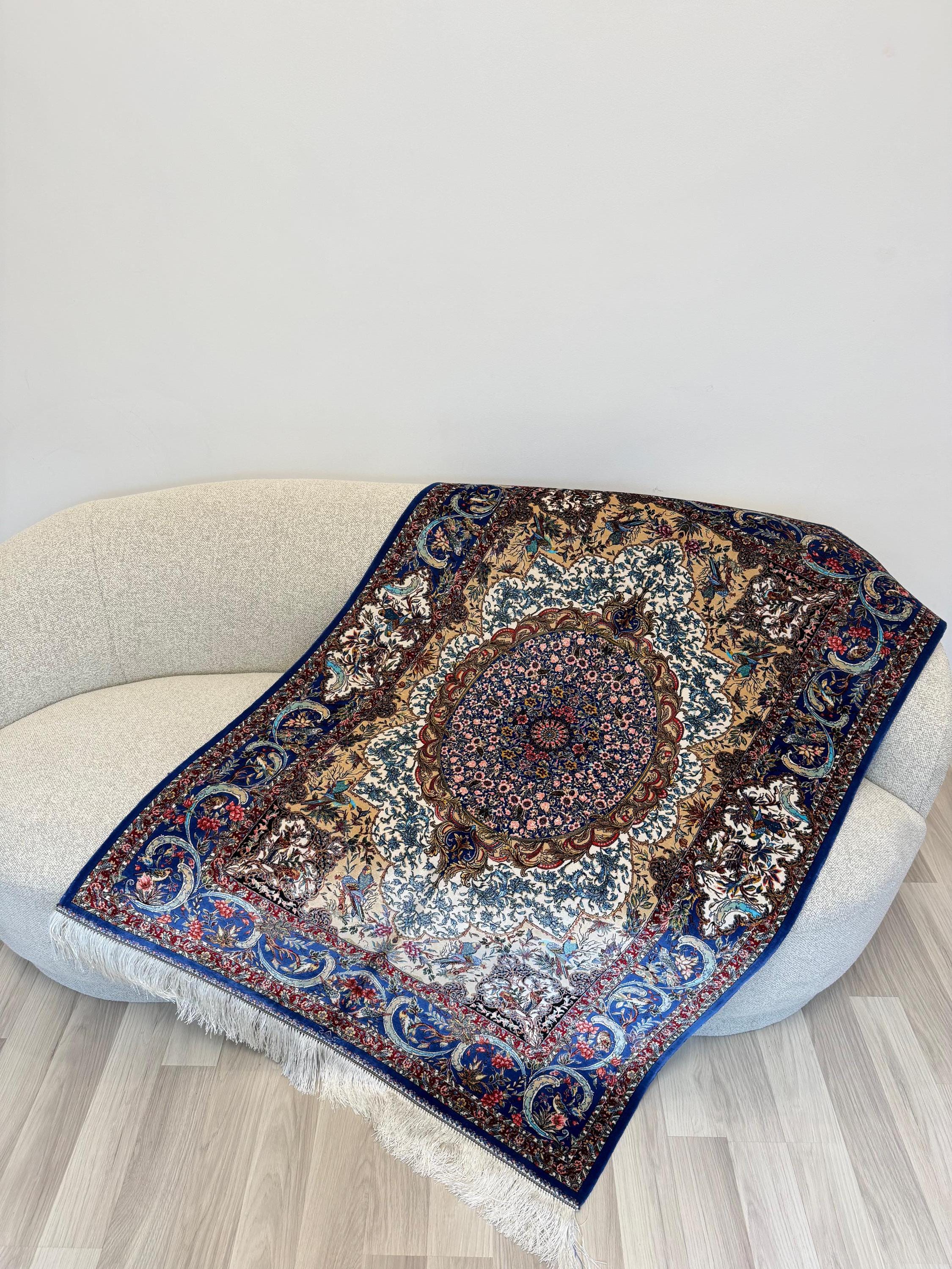 Luxury Persian Bamboo Silk Rug 100x150 cm – Robot-Woven & Hand-Knotted Edges