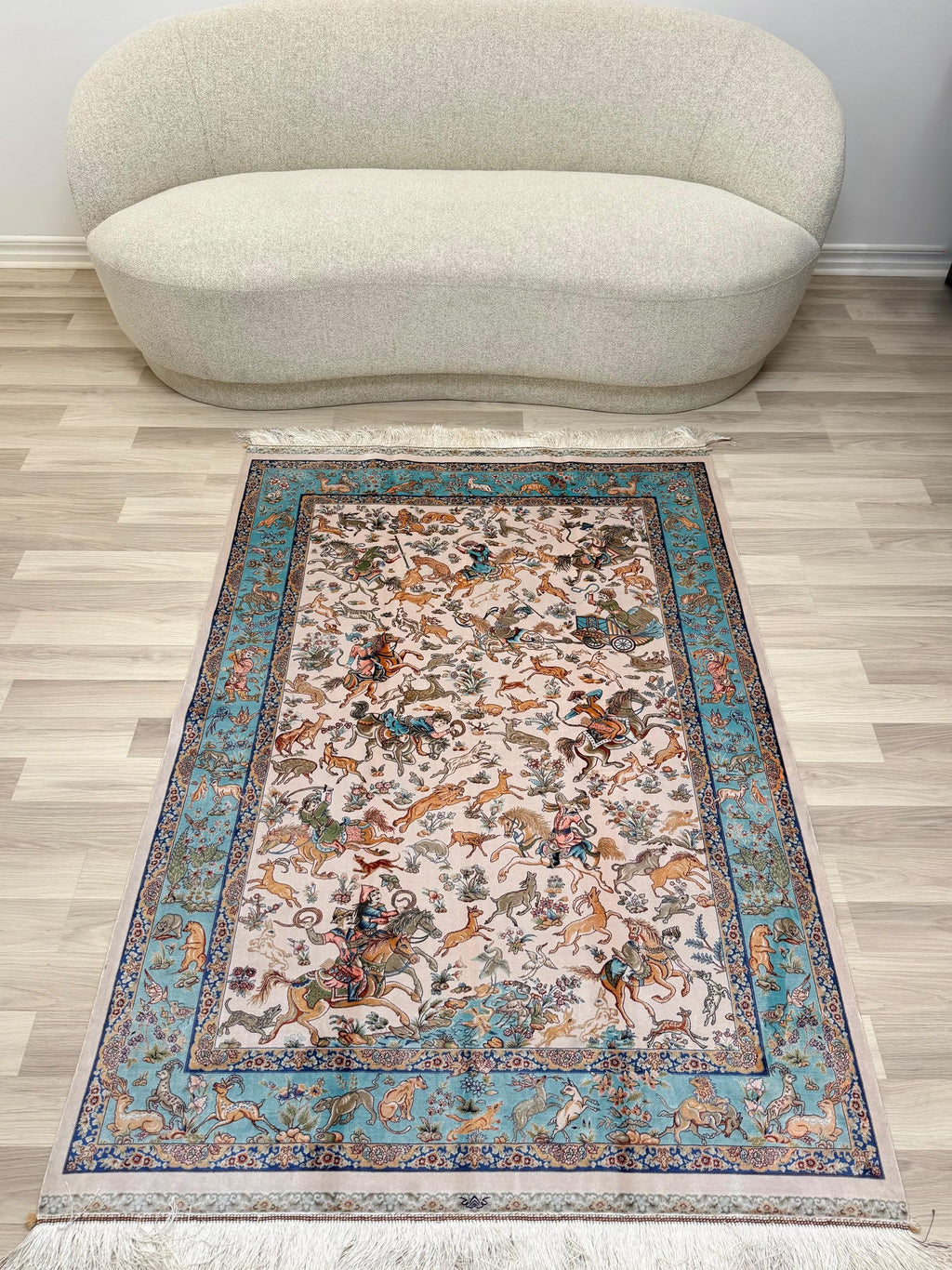 Luxury Persian Bamboo Silk Rug 120x180 cm – Robot-Woven & Hand-Knotted Edges