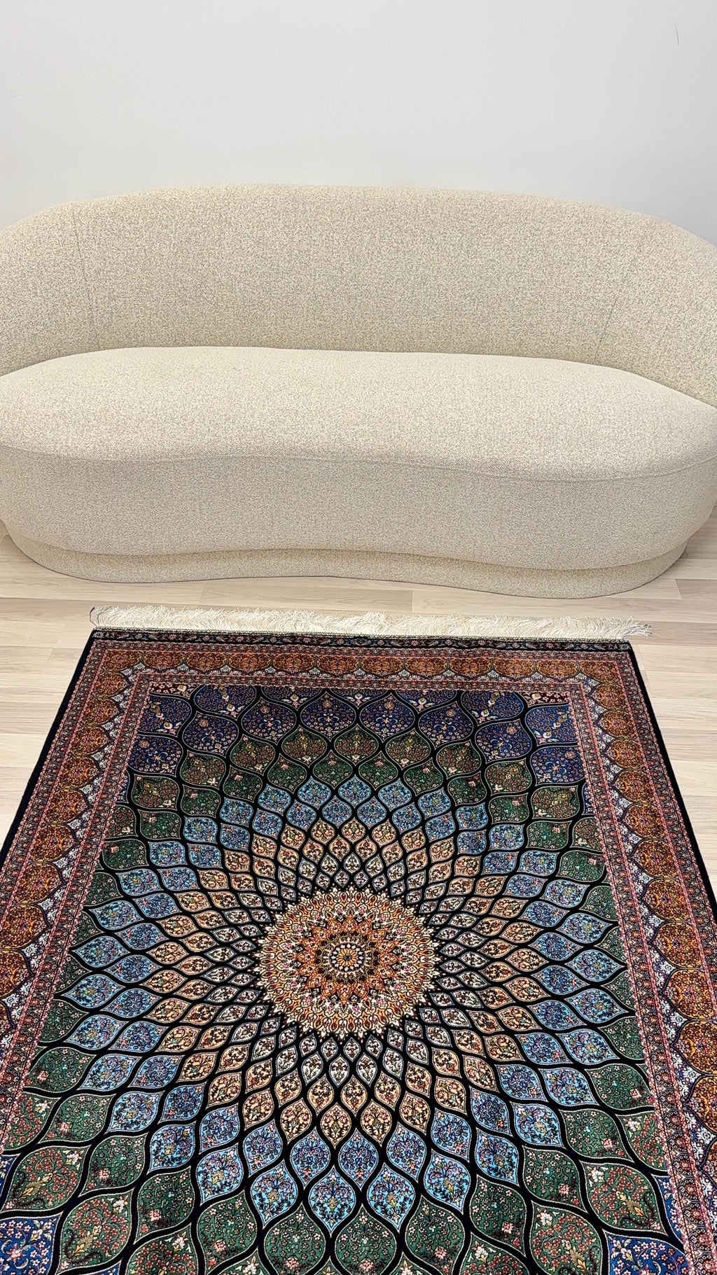 Luxury Persian Bamboo Silk Rug 120x180 cm – Robot-Woven & Hand-Knotted Edges