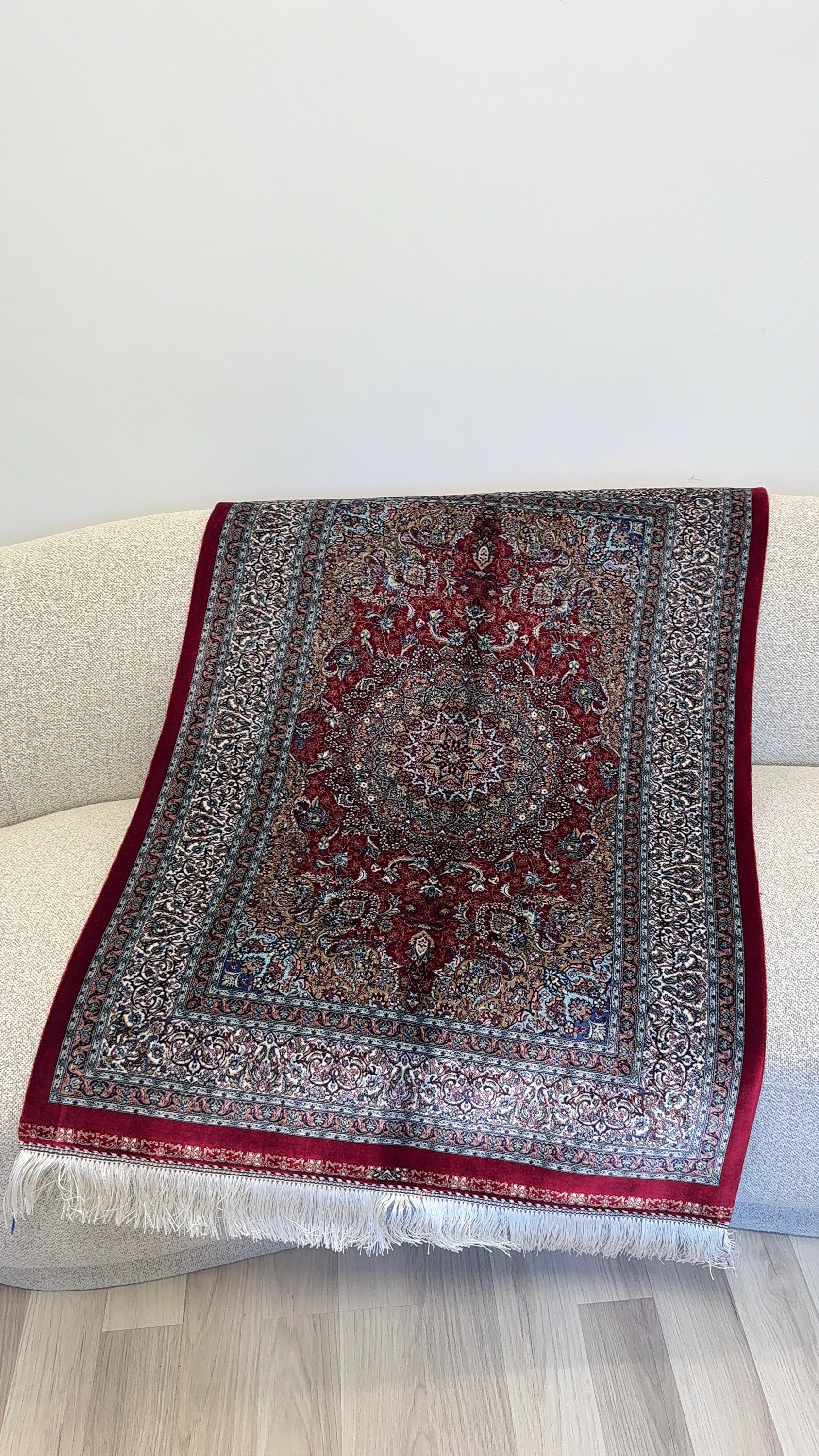 Luxury Persian Bamboo Silk Rug 80x120 cm – Robot-Woven & Hand-Knotted Edges