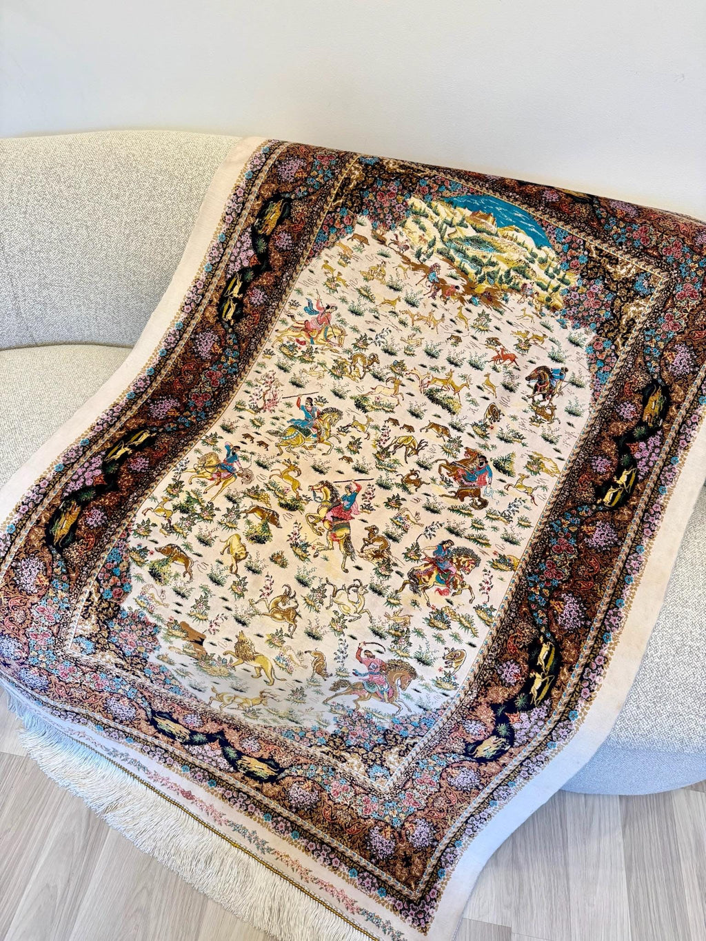 Luxury Persian Bamboo Silk Rug 100x150 cm – Robot-Woven & Hand-Knotted Edges