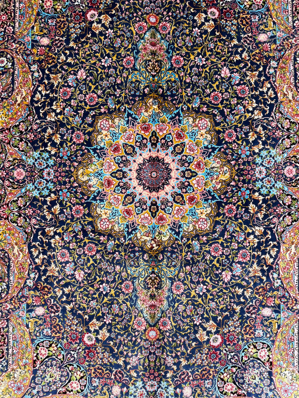 Luxury Persian Bamboo Silk Rug 100x150 cm – Robot-Woven & Hand-Knotted Edges