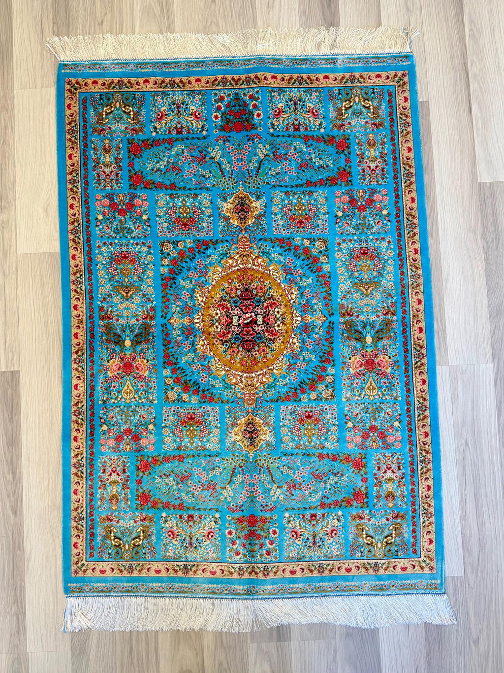 Luxury Persian Bamboo Silk Rug 85x125 cm – Robot-Woven & Hand-Knotted Edges
