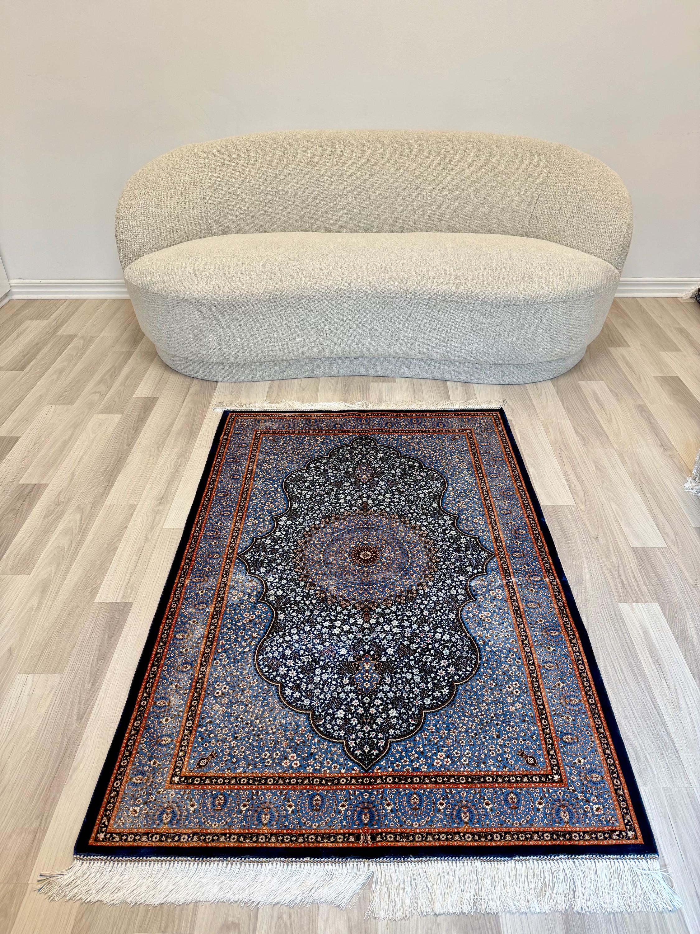 Luxury Persian Bamboo Silk Rug 100x150 cm – Robot-Woven & Hand-Knotted Edges