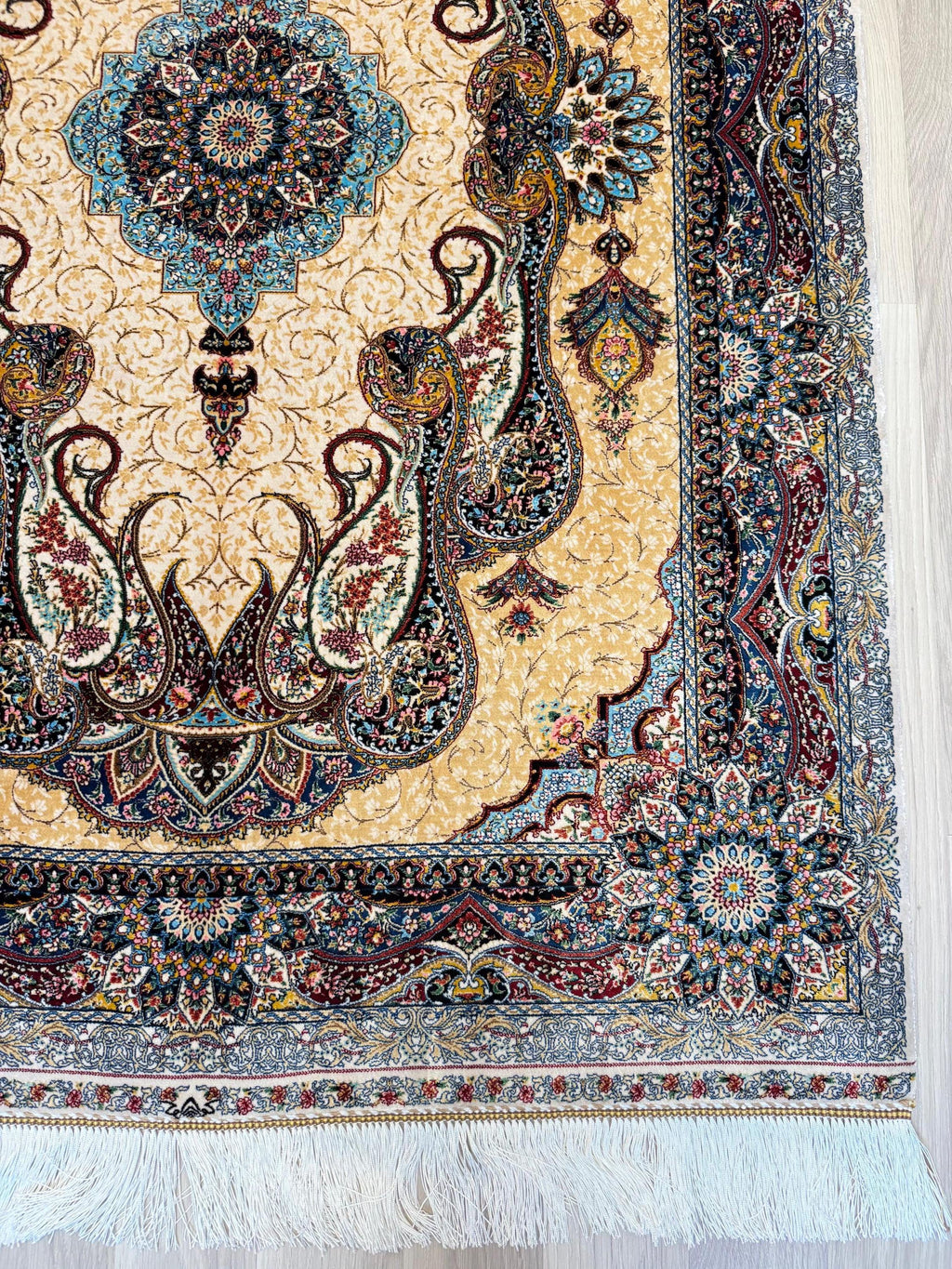 Luxury Persian Bamboo Silk Rug 100x150 cm – Robot-Woven & Hand-Knotted Edges