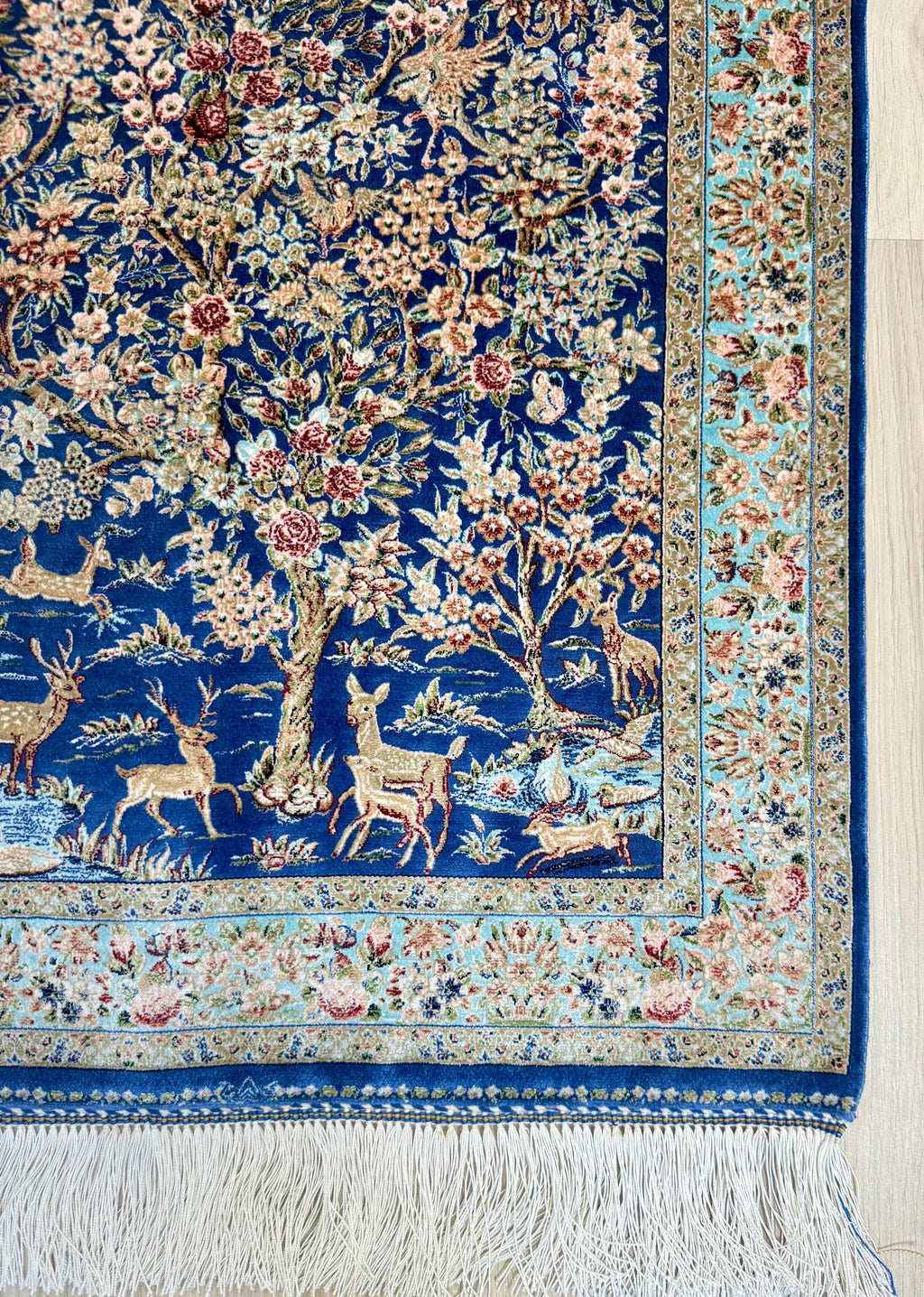 Elegant Persian Bamboo Silk Rug 60x90 cm – Robot-Woven & Hand-Knotted Edges