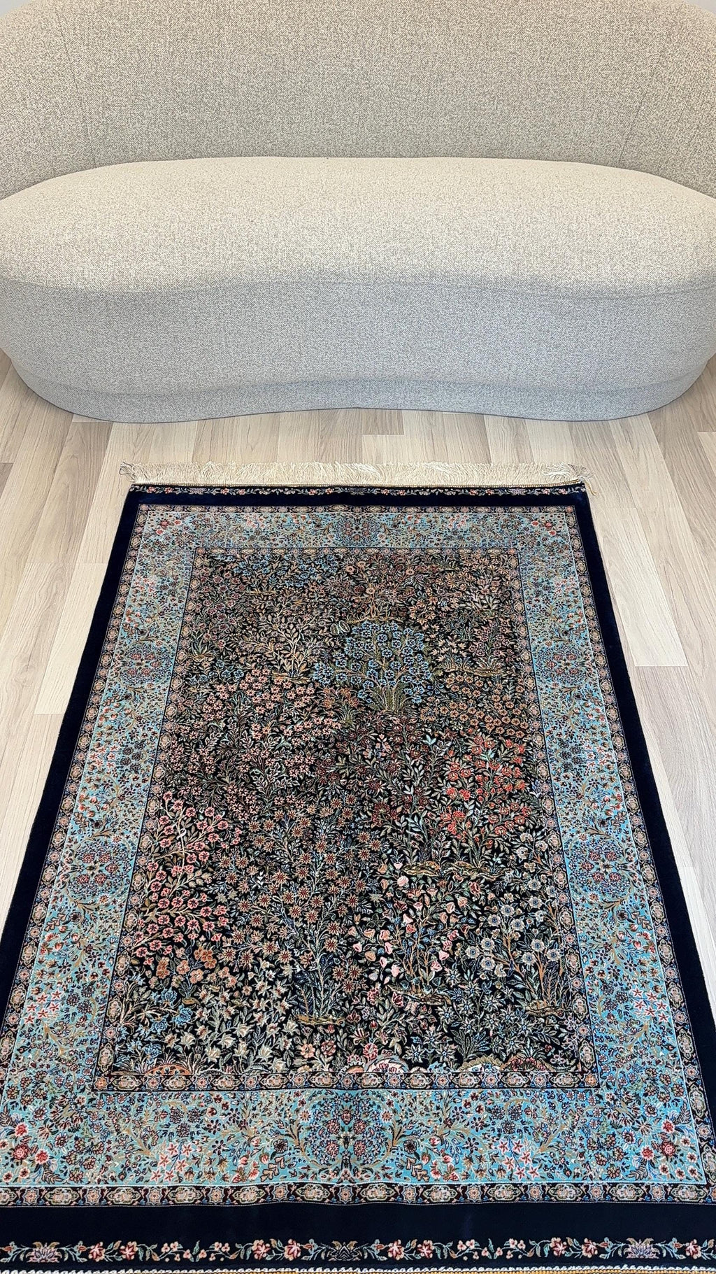 Luxury Persian Bamboo Silk Rug 100x150 cm – Robot-Woven & Hand-Knotted Edges