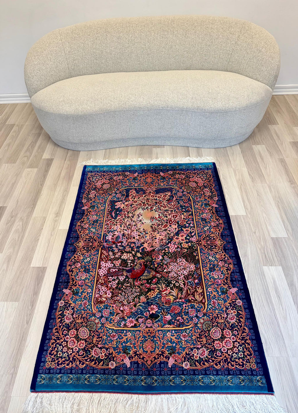 Luxury Persian Bamboo Silk Rug 100x150 cm – Robot-Woven & Hand-Knotted Edges