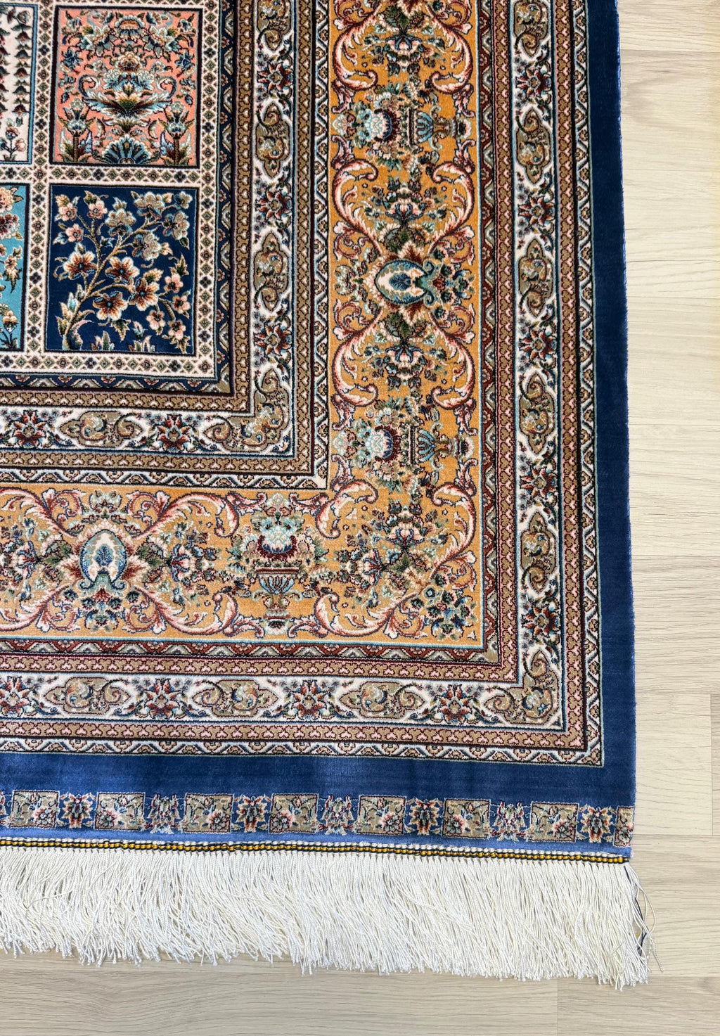 Luxury Persian Bamboo Silk Rug 150x230 cm – Robot-Woven & Hand-Knotted Edges