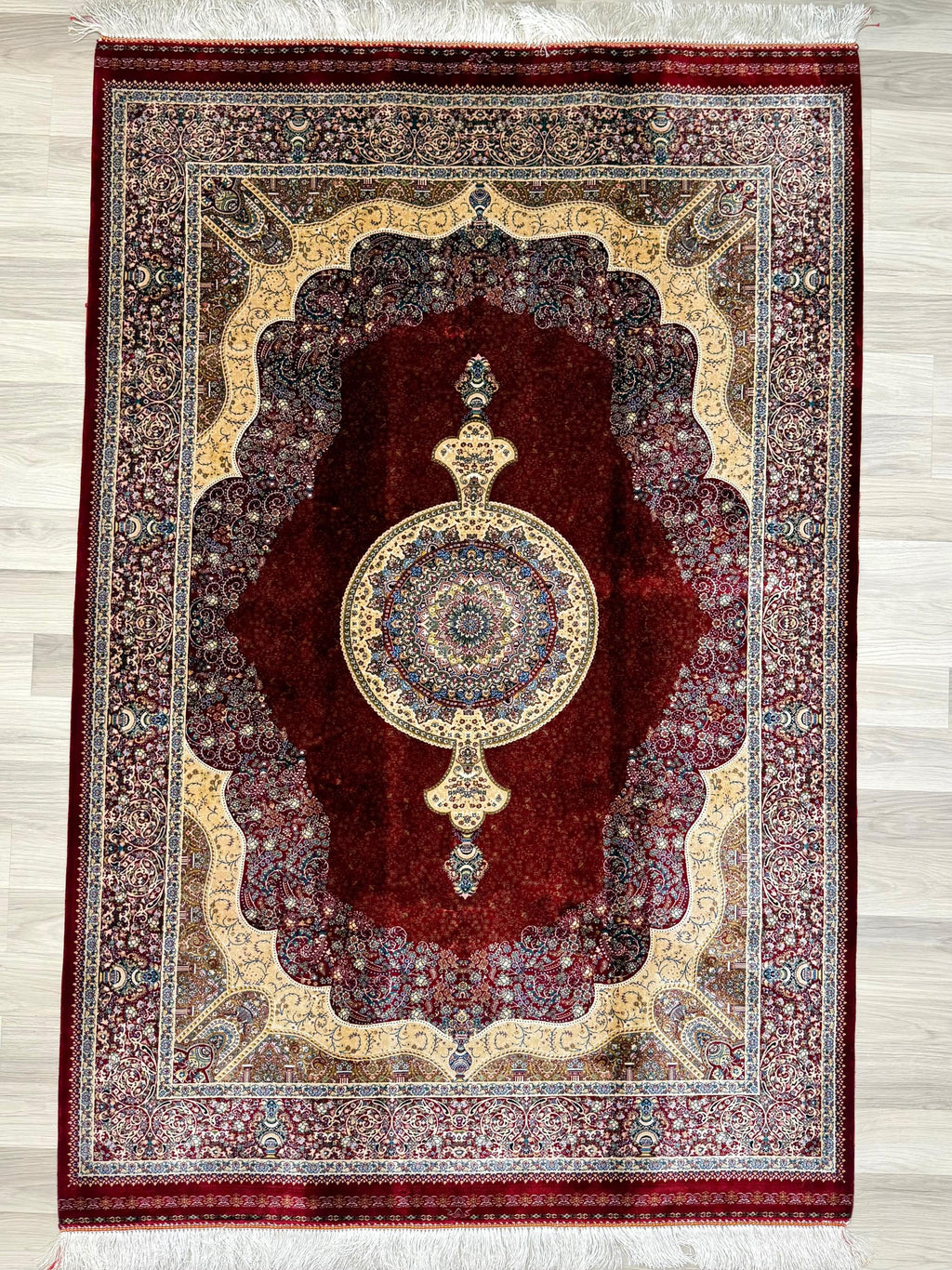 Luxury Persian Bamboo Silk Rug 120x180 cm – Robot-Woven & Hand-Knotted Edges