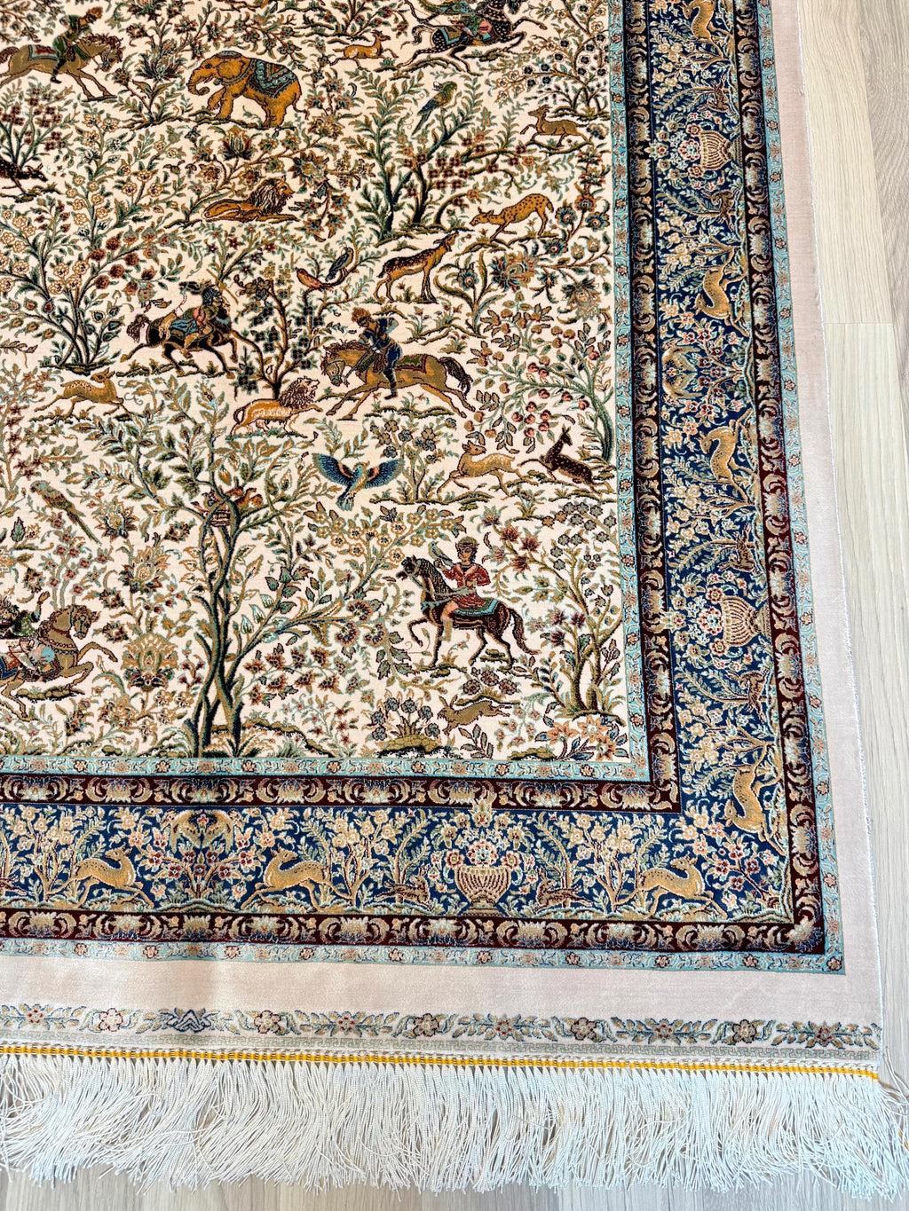 Luxury Persian Bamboo Silk Rug 100x150 cm – Robot-Woven & Hand-Knotted Edges