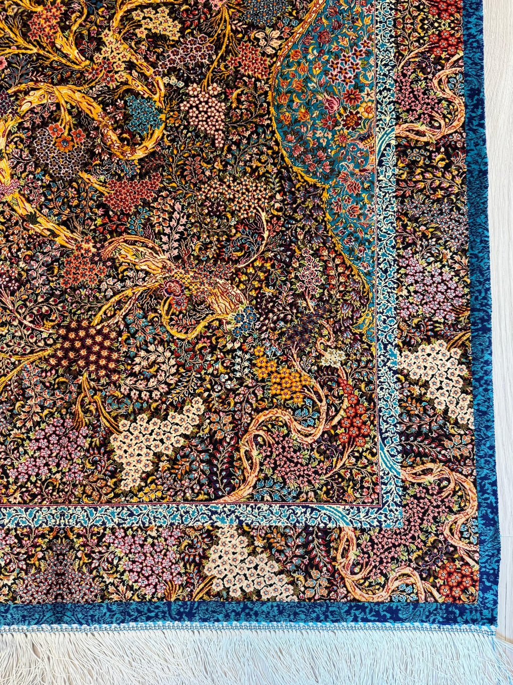 Luxury Persian Bamboo Silk Rug 100x150 cm – Robot-Woven & Hand-Knotted Edges