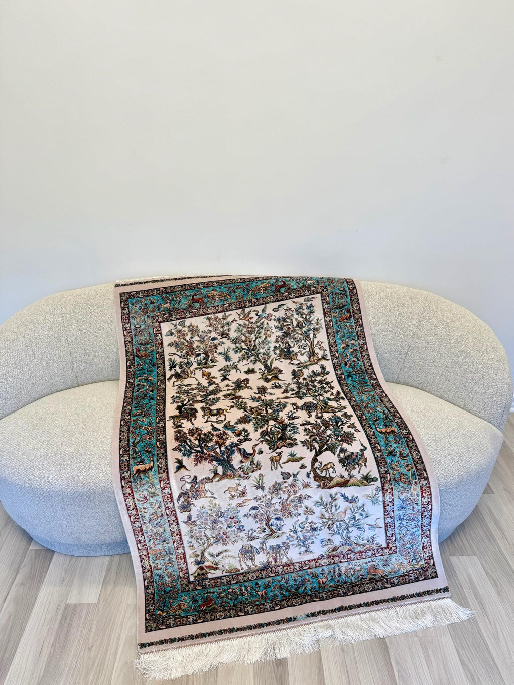 Luxury Persian Bamboo Silk Rug 100x150 cm – Robot-Woven & Hand-Knotted Edges