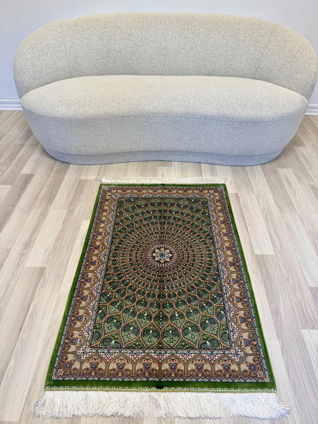 Luxury Persian Bamboo Silk Rug 80x120 cm – Robot-Woven & Hand-Knotted Edges