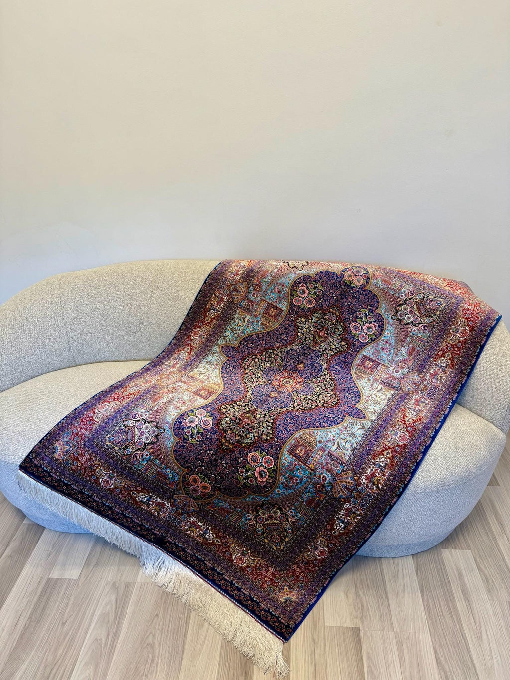 Luxury Persian Bamboo Silk Rug 100x150 cm – Robot-Woven & Hand-Knotted Edges