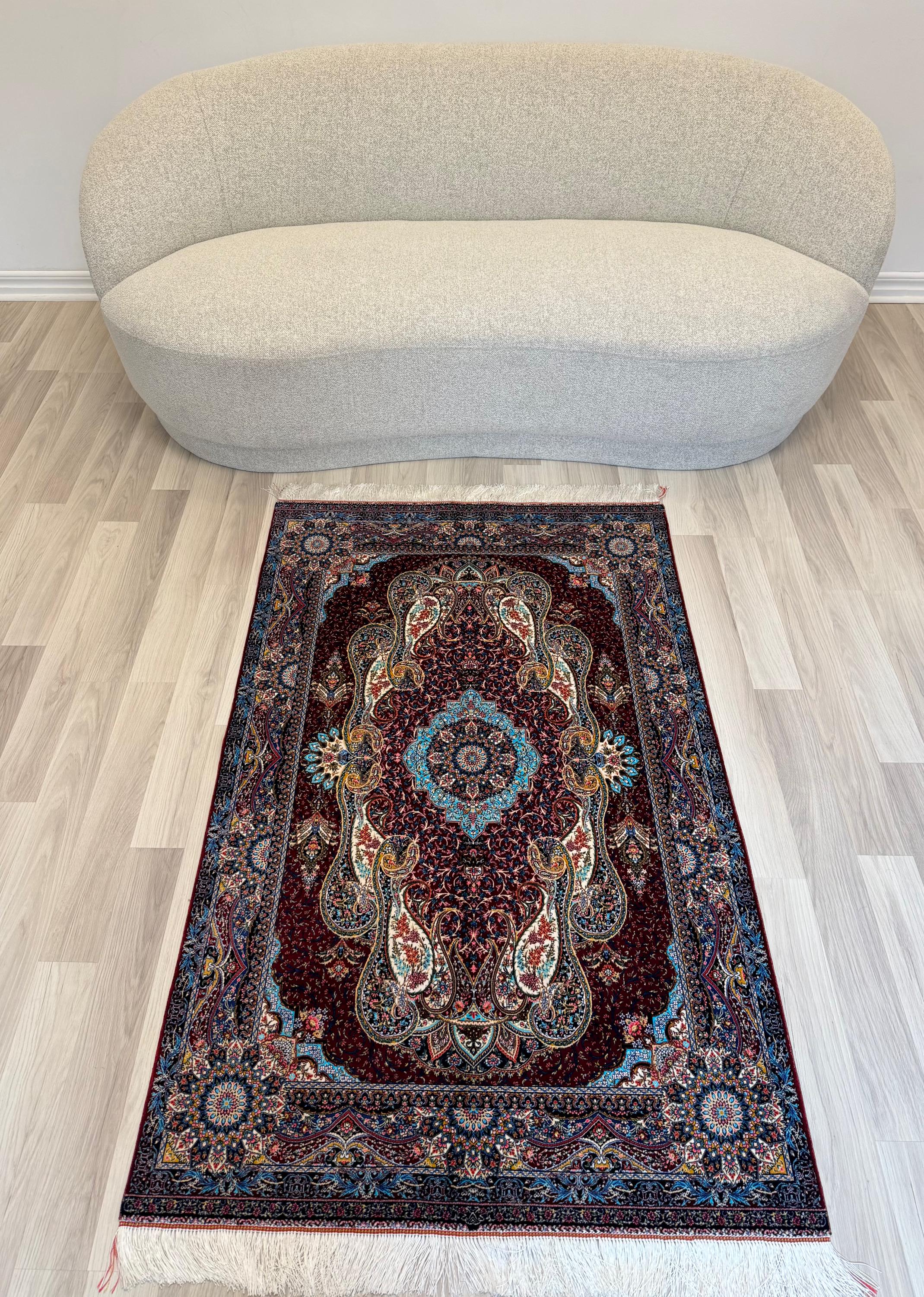 Luxury Persian Bamboo Silk Rug 100x150 cm – Robot-Woven & Hand-Knotted Edges