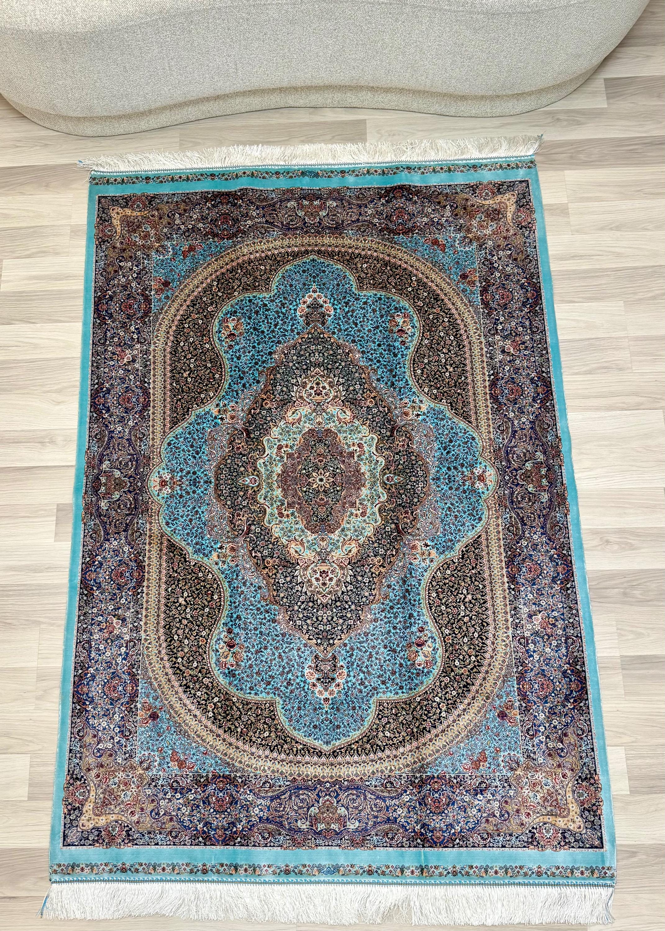 Luxury Persian Bamboo Silk Rug 120x180 cm – Robot-Woven & Hand-Knotted Edges