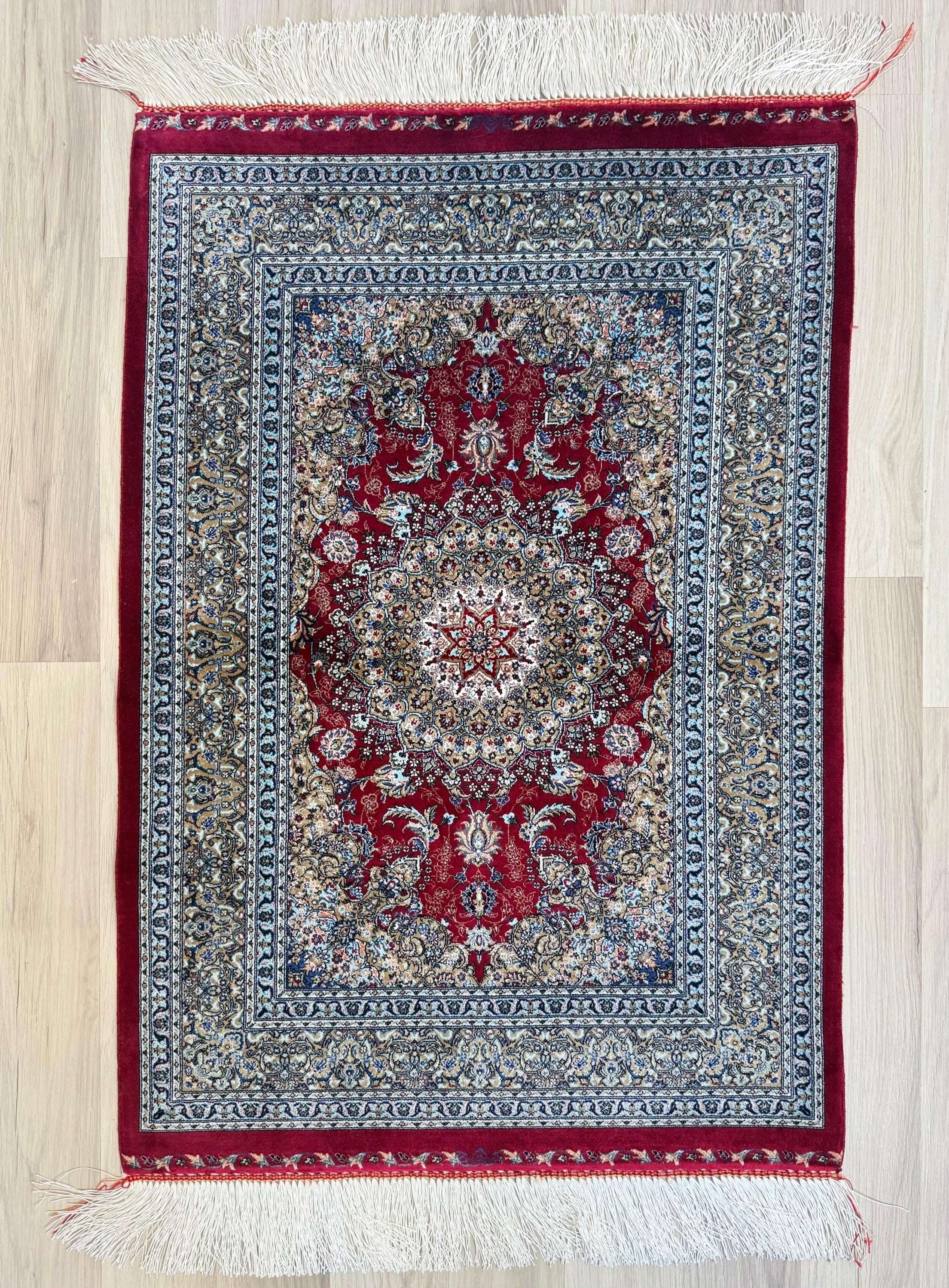 Elegant Persian Bamboo Silk Rug 60x90 cm – Robot-Woven & Hand-Knotted Edges
