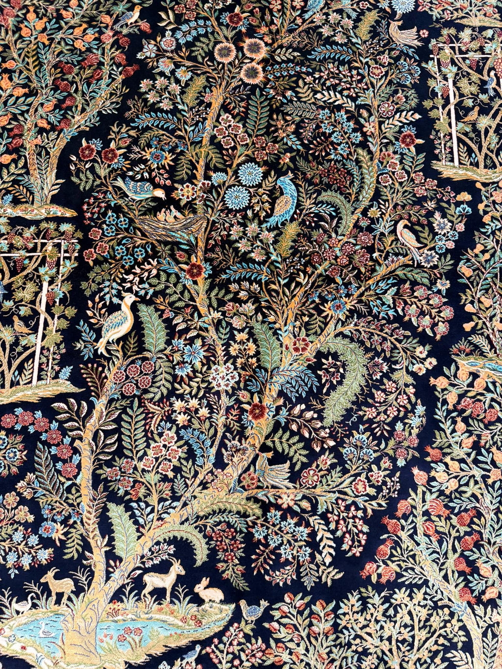 Luxury Persian Bamboo Silk Rug 100x150 cm – Robot-Woven & Hand-Knotted Edges