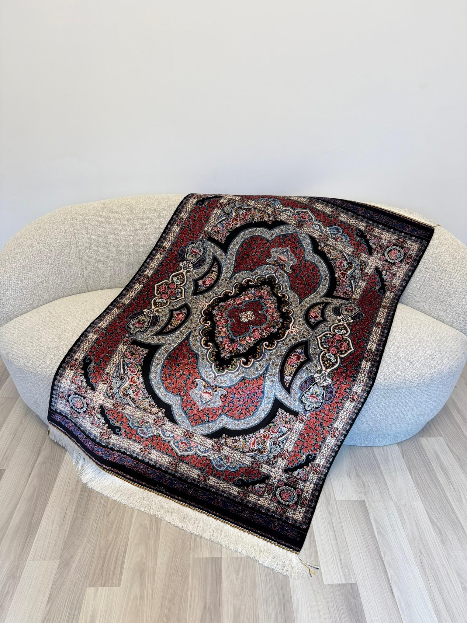 Luxury Persian Bamboo Silk Rug 100x150 cm – Robot-Woven & Hand-Knotted Edges