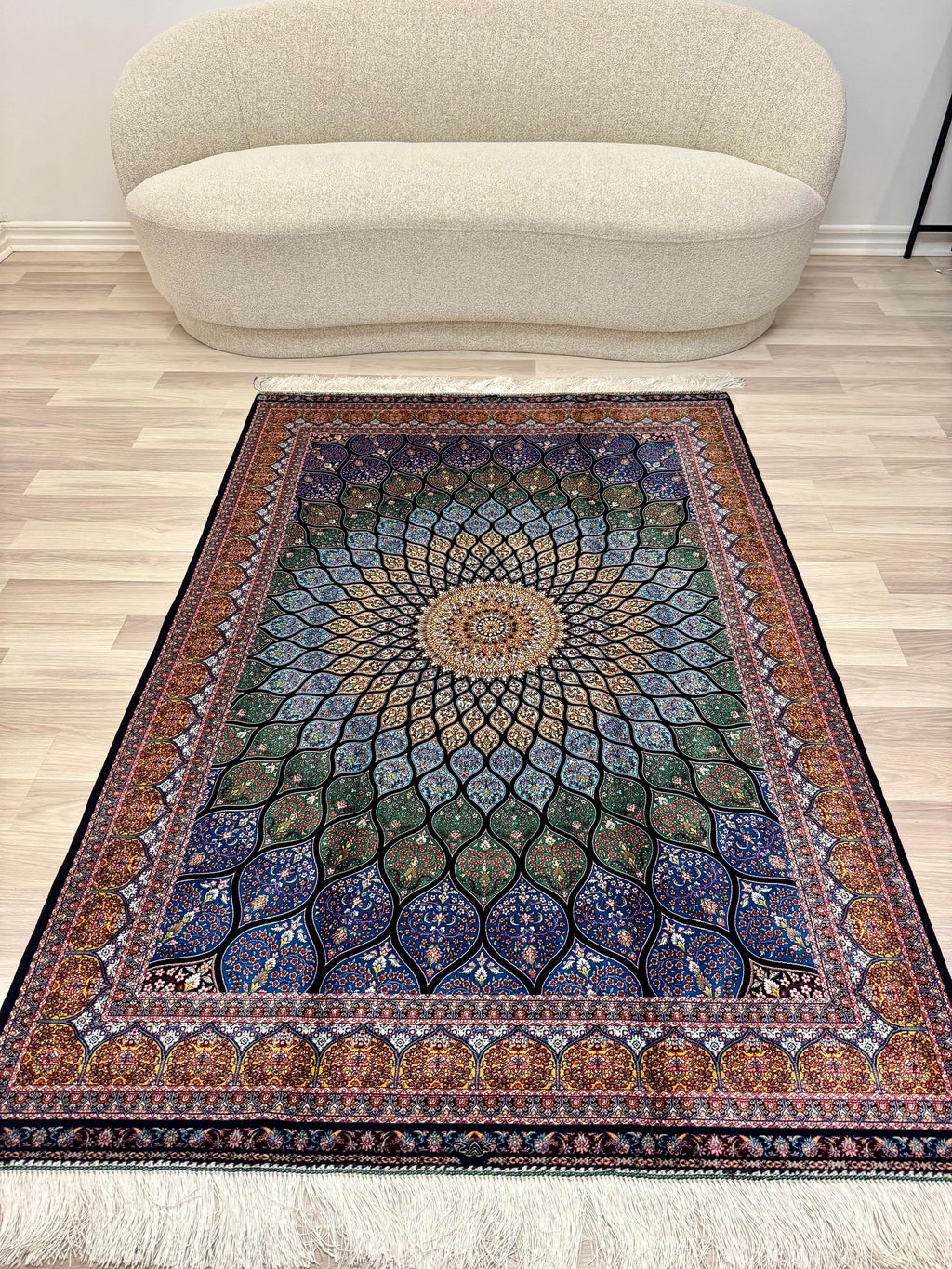 Luxury Persian Bamboo Silk Rug 120x180 cm – Robot-Woven & Hand-Knotted Edges