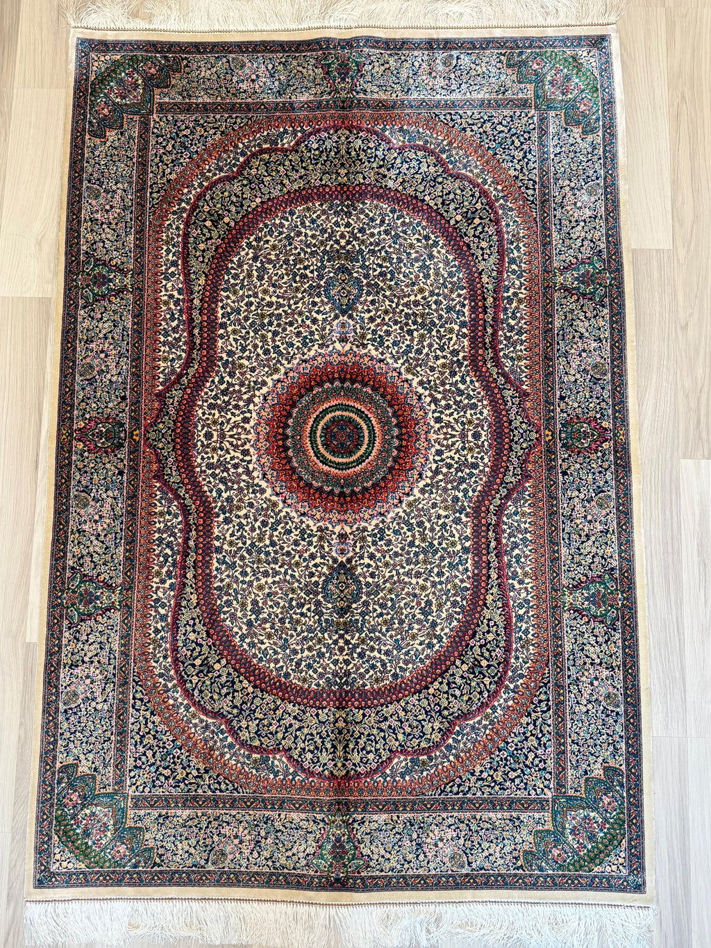 Luxury Persian Bamboo Silk Rug 100x150 cm – Robot-Woven & Hand-Knotted Edges
