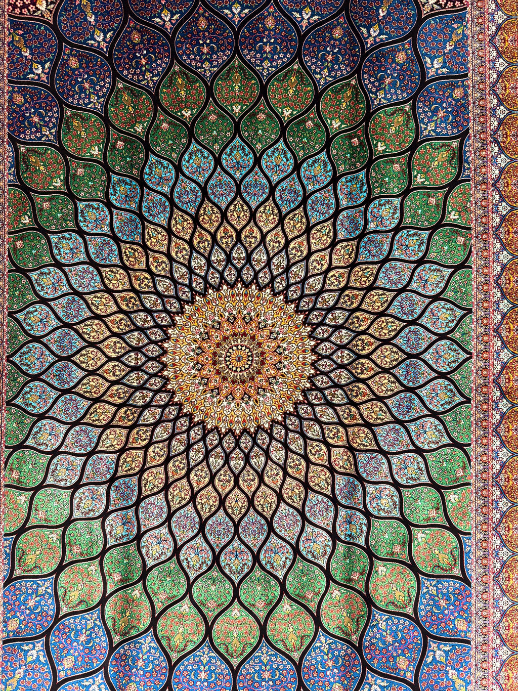 Luxury Persian Bamboo Silk Rug 120x180 cm – Robot-Woven & Hand-Knotted Edges