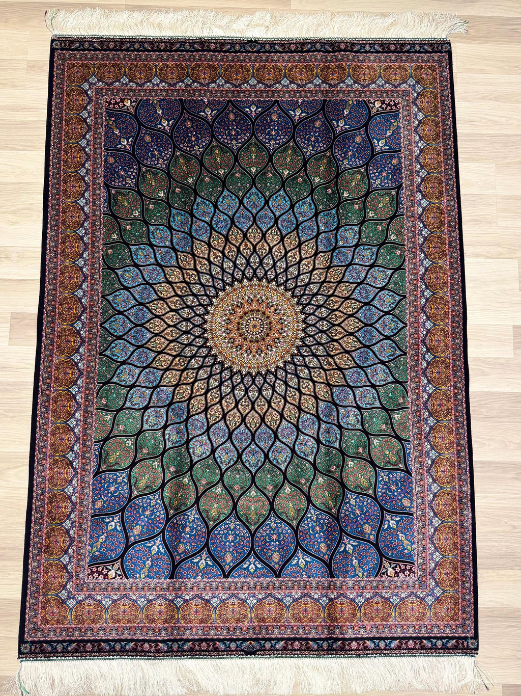 Luxury Persian Bamboo Silk Rug 120x180 cm – Robot-Woven & Hand-Knotted Edges