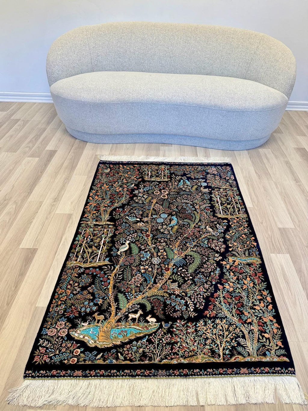 Luxury Persian Bamboo Silk Rug 100x150 cm – Robot-Woven & Hand-Knotted Edges