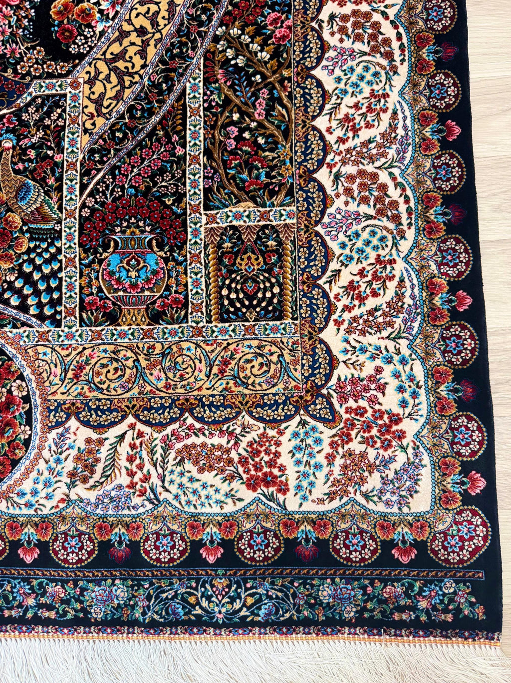 Luxury Persian Bamboo Silk Rug 120x180 cm – Robot-Woven & Hand-Knotted Edges