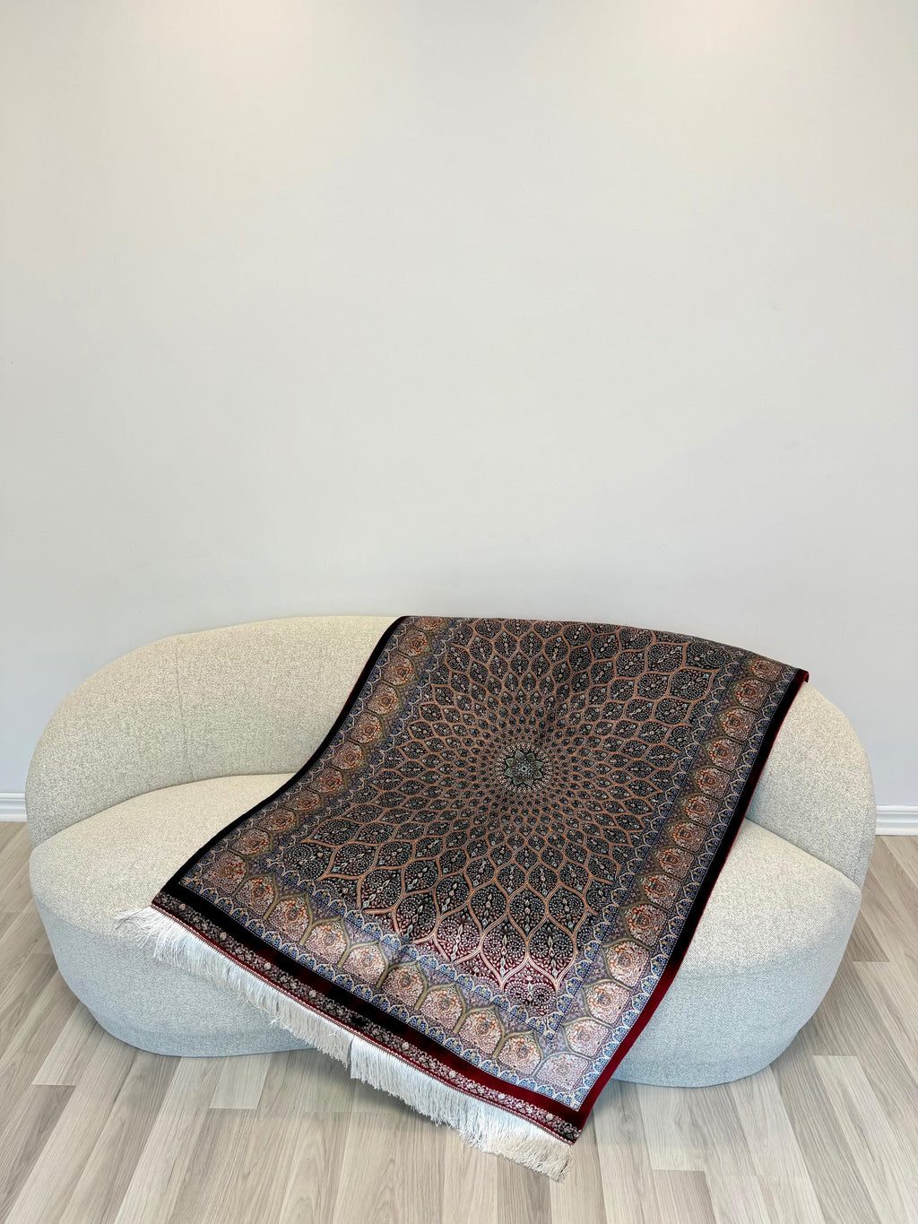 Luxury Persian Bamboo Silk Rug 100x150 cm – Robot-Woven & Hand-Knotted Edges