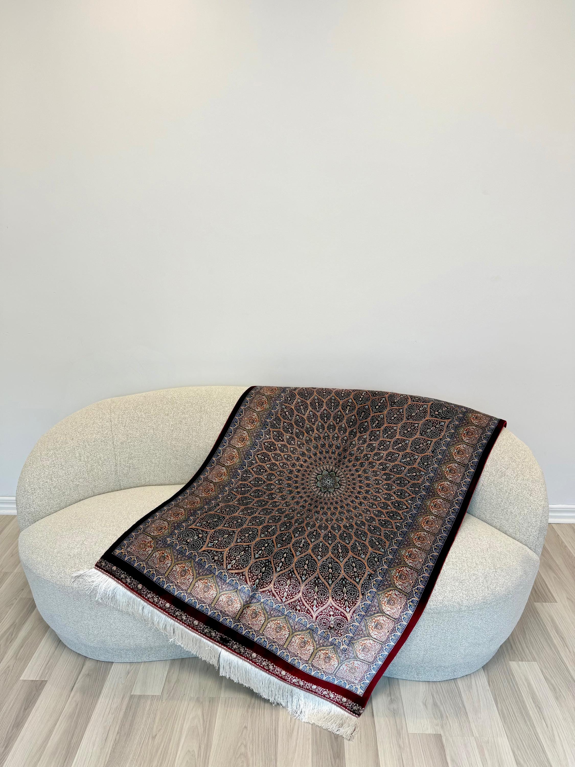 Luxury Persian Bamboo Silk Rug 100x150 cm – Robot-Woven & Hand-Knotted Edges