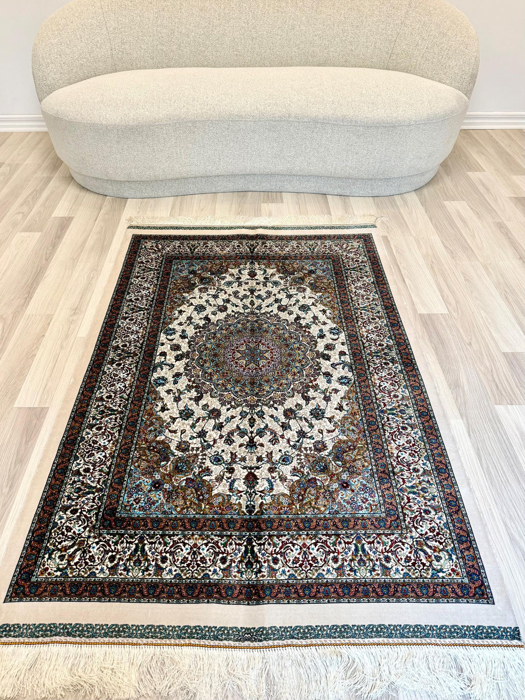 Luxury Persian Bamboo Silk Rug 100x150 cm – Robot-Woven & Hand-Knotted Edges