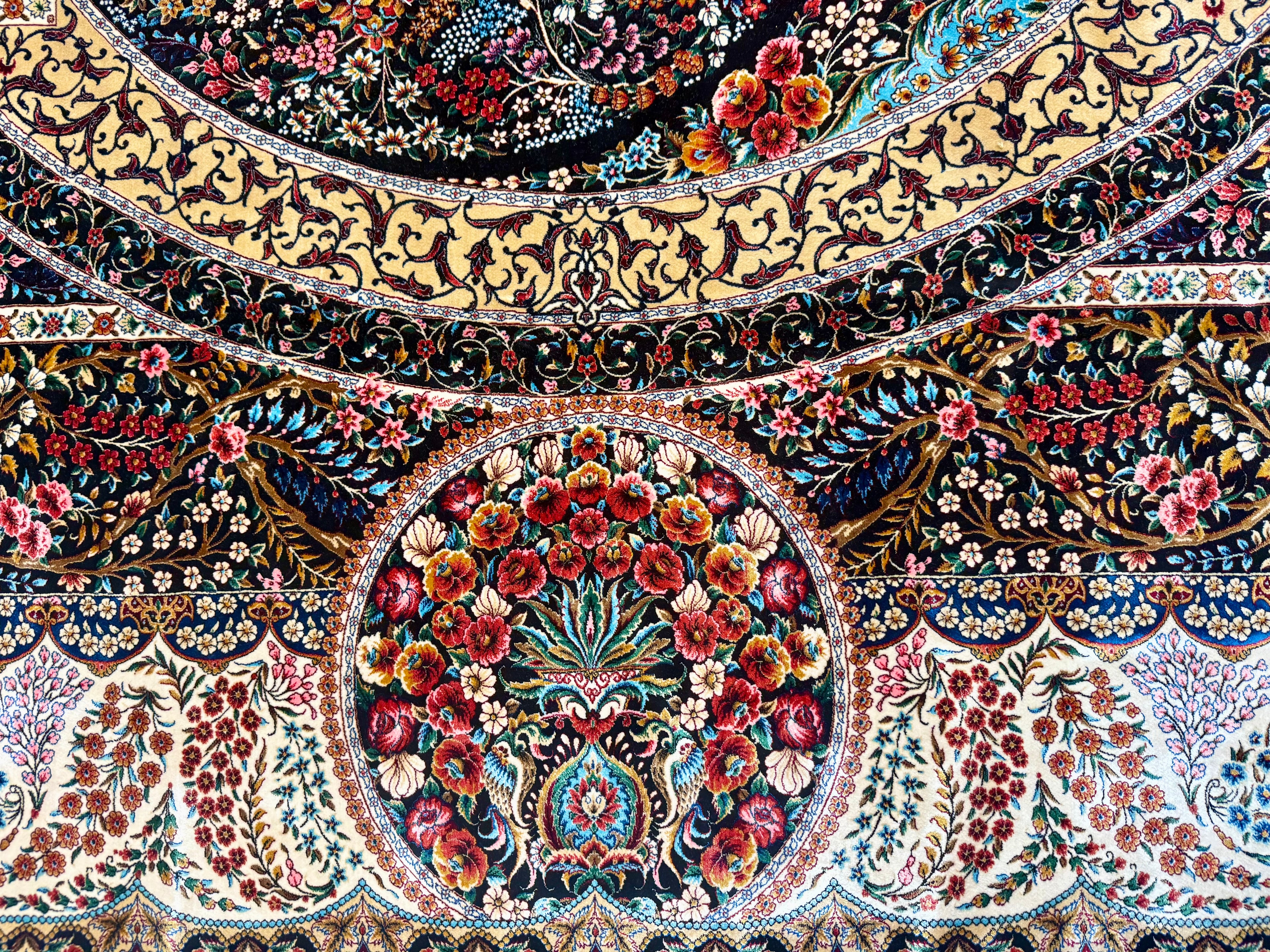 Luxury Persian Bamboo Silk Rug 200x300 cm – Robot-Woven & Hand-Knotted Edges