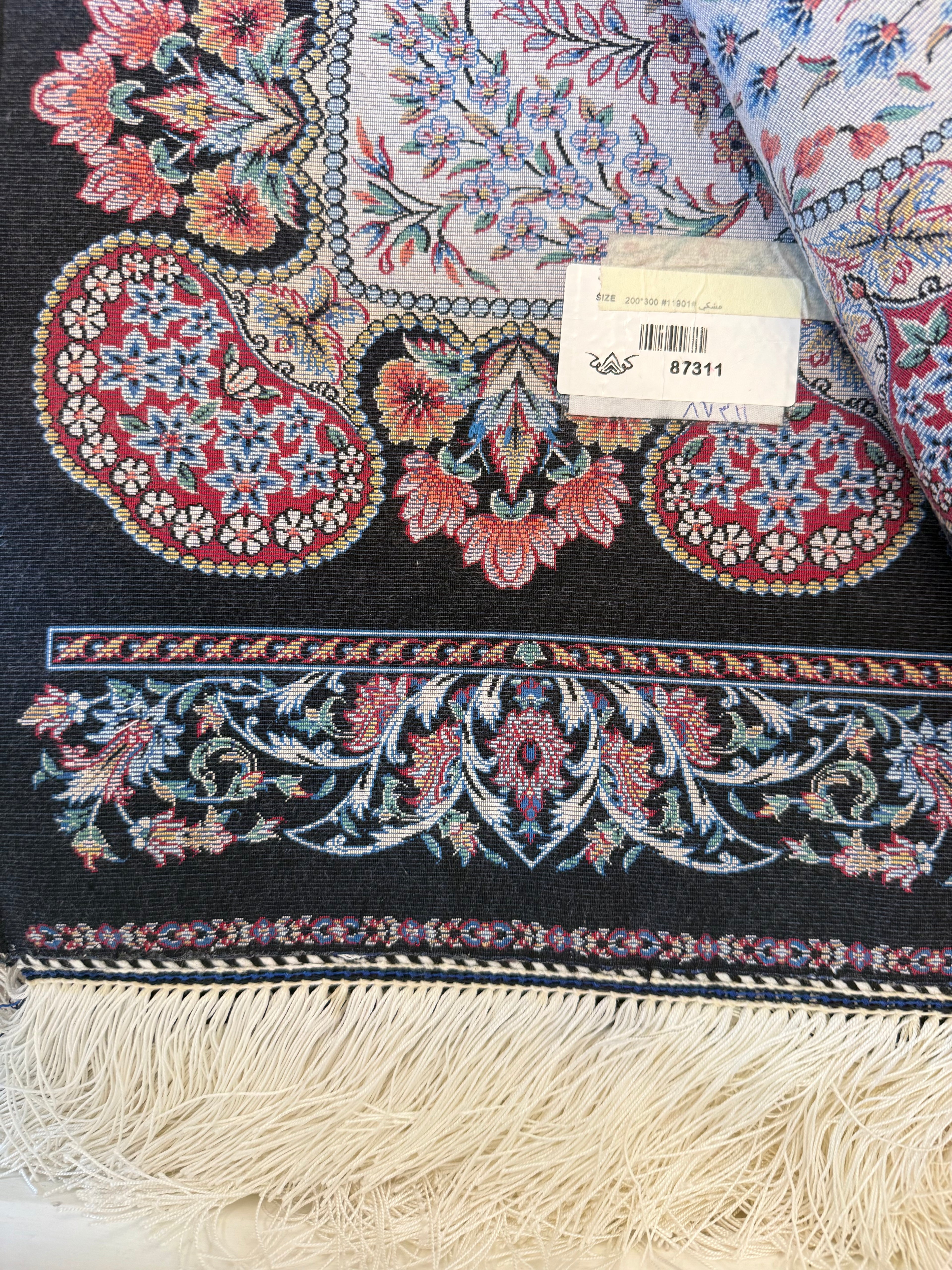 Luxury Persian Bamboo Silk Rug 200x300 cm – Robot-Woven & Hand-Knotted Edges