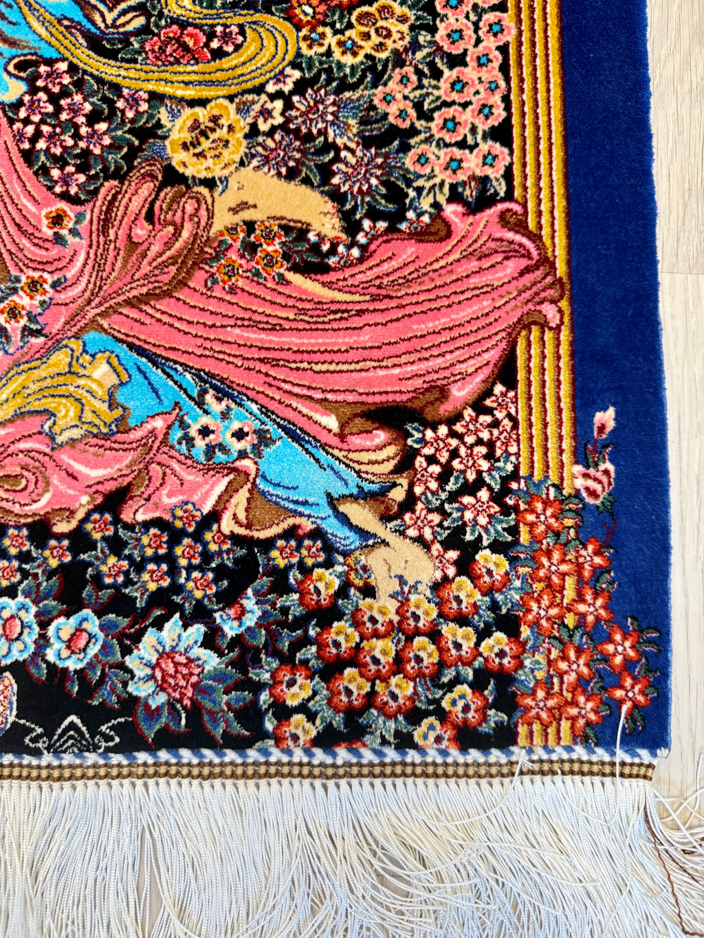 Luxury Persian Bamboo Silk Rug Wall Art Rug 50x70 cm – Robot-Woven & Hand-Knotted Edges