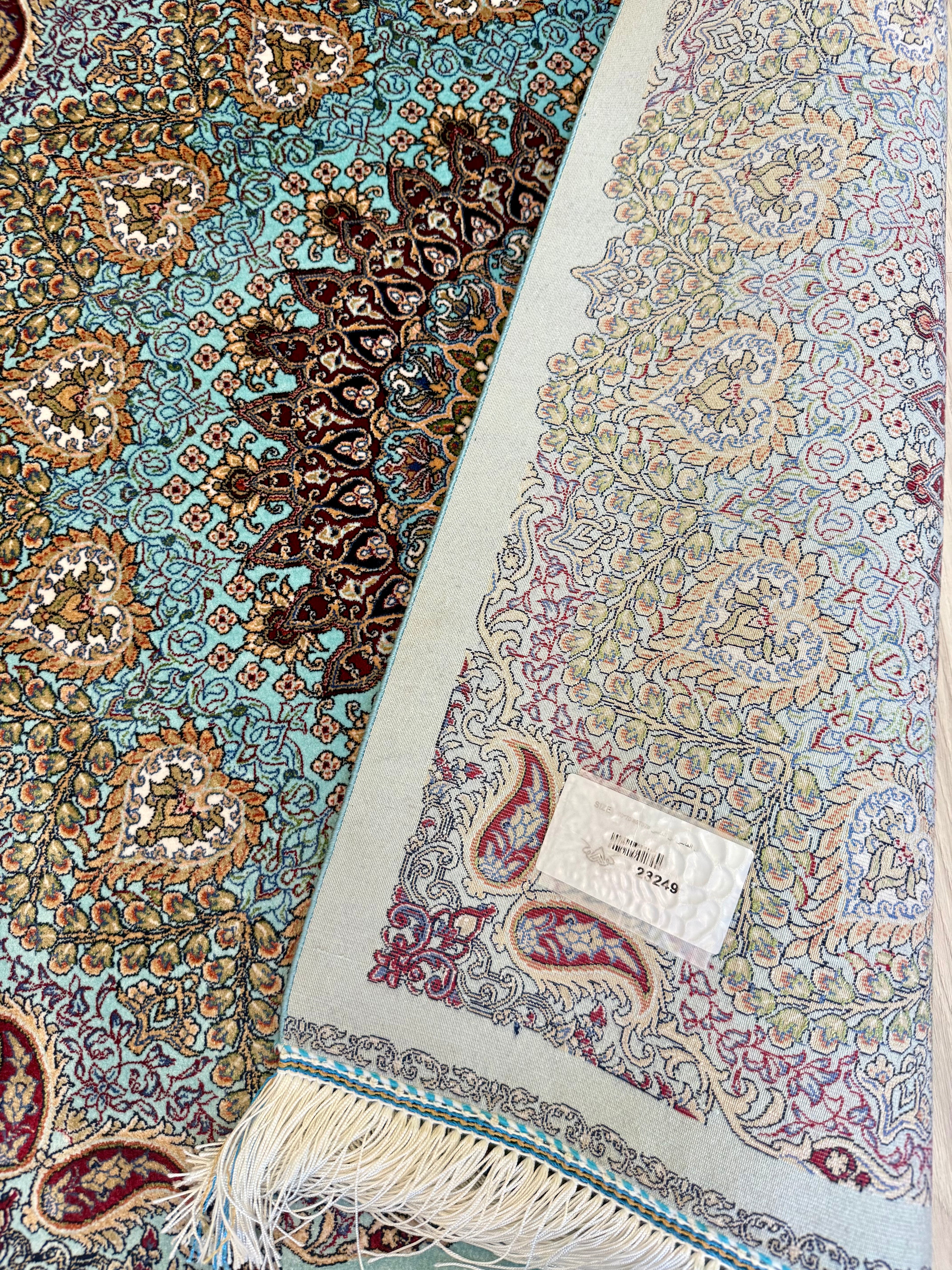 Luxury Persian Bamboo Silk Rug Wall Art Rug 70x70 cm – Robot-Woven & Hand-Knotted Edges