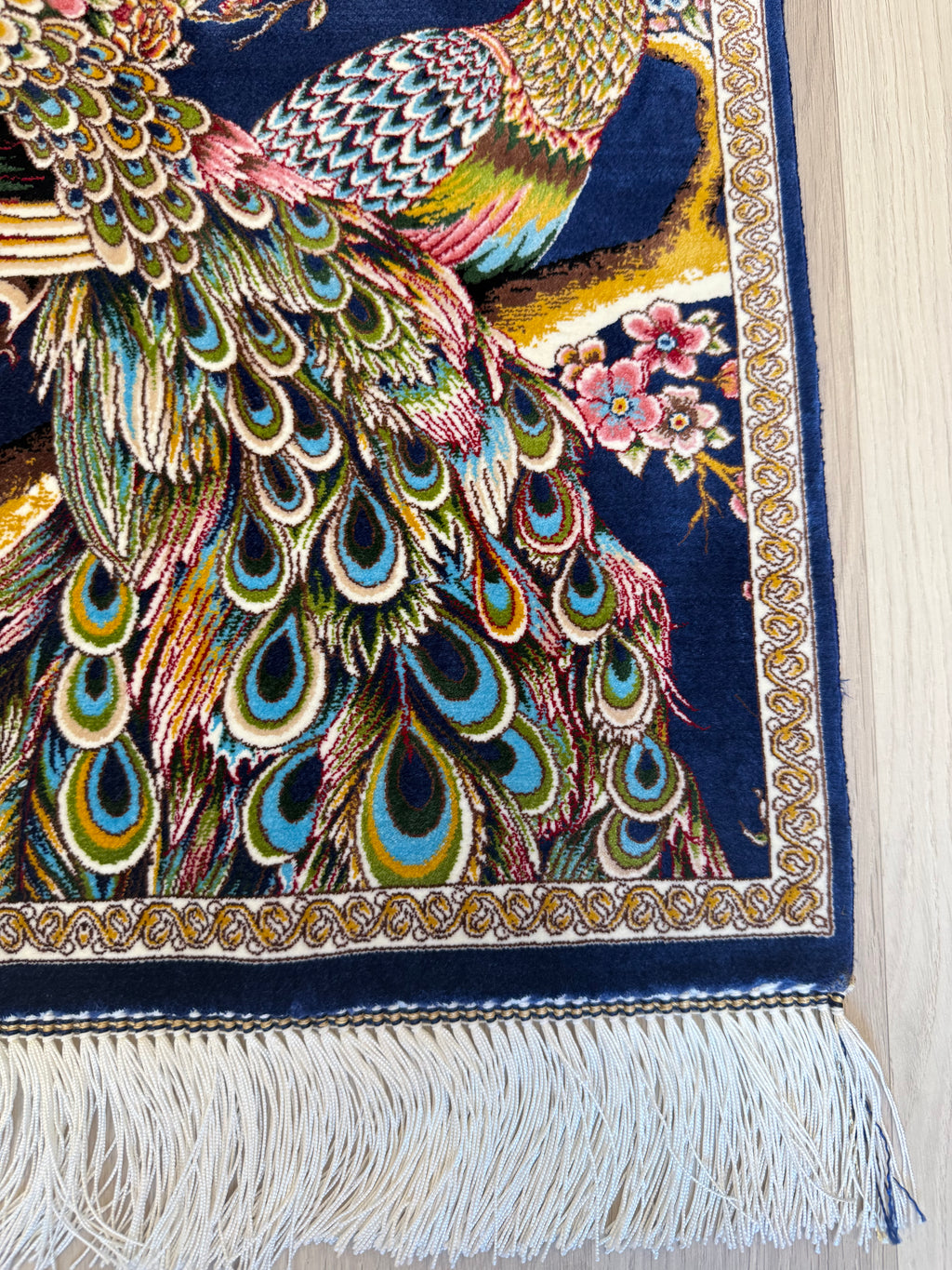 Luxury Persian Bamboo Silk Rug Wall Art Rug 50x50 cm – Robot-Woven & Hand-Knotted Edges