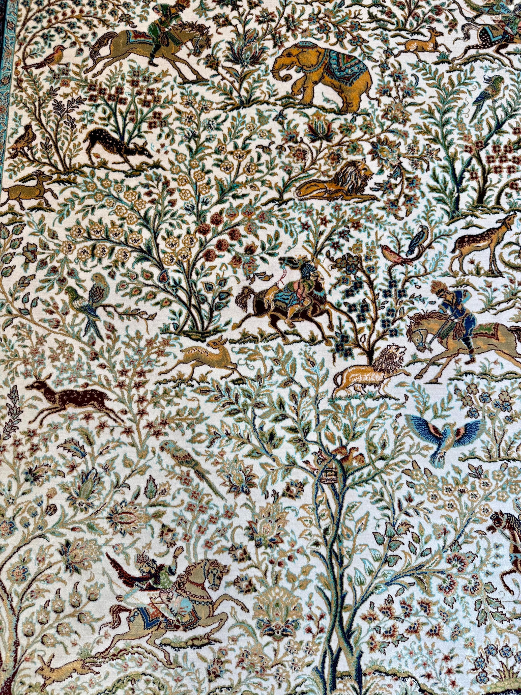 Luxury Persian Bamboo Silk Rug 100x150 cm – Robot-Woven & Hand-Knotted Edges