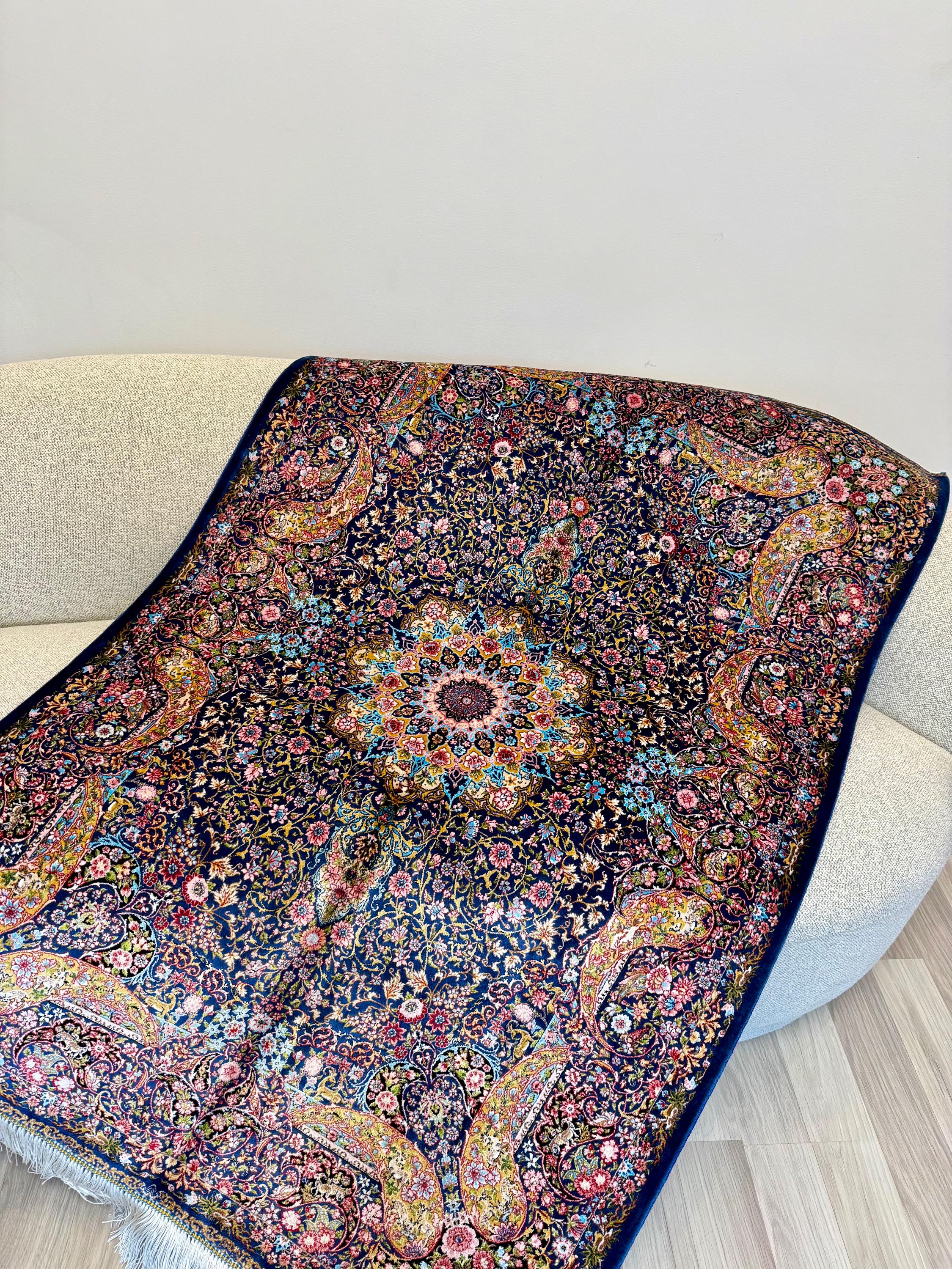 Luxury Persian Bamboo Silk Rug 100x150 cm – Robot-Woven & Hand-Knotted Edges