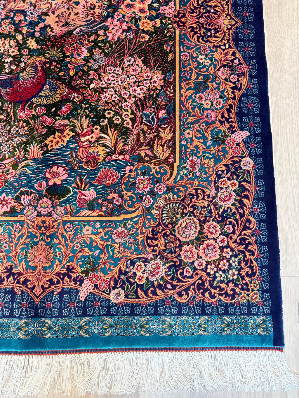 Luxury Persian Bamboo Silk Rug 100x150 cm – Robot-Woven & Hand-Knotted Edges