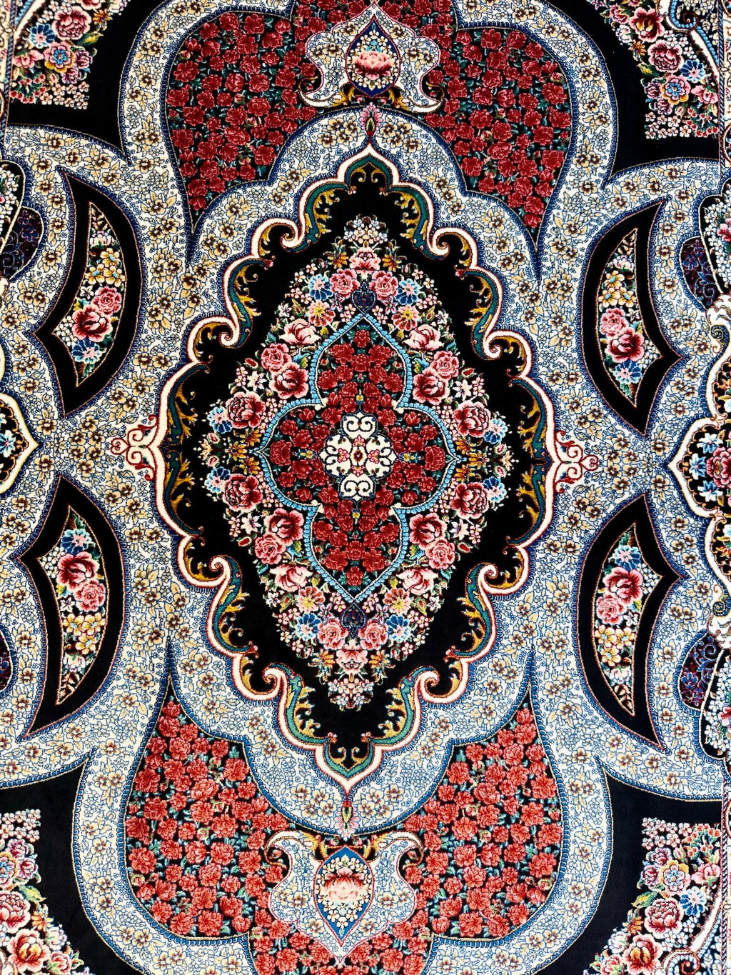 Luxury Persian Bamboo Silk Rug 100x150 cm – Robot-Woven & Hand-Knotted Edges