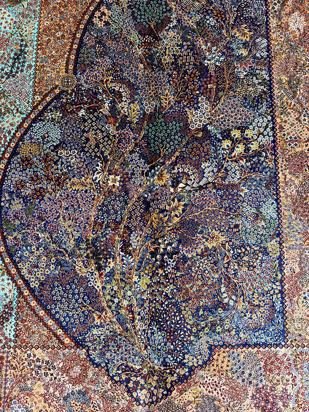 Luxury Persian Bamboo Silk Rug 100x150 cm – Robot-Woven & Hand-Knotted Edges